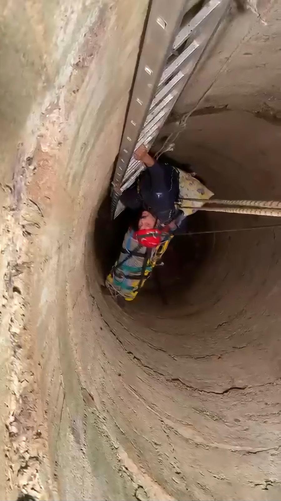 Ödemiş’te Korkutan Olay 80 Yaşındaki Vatandaş Kuyuya Düştü! (4)