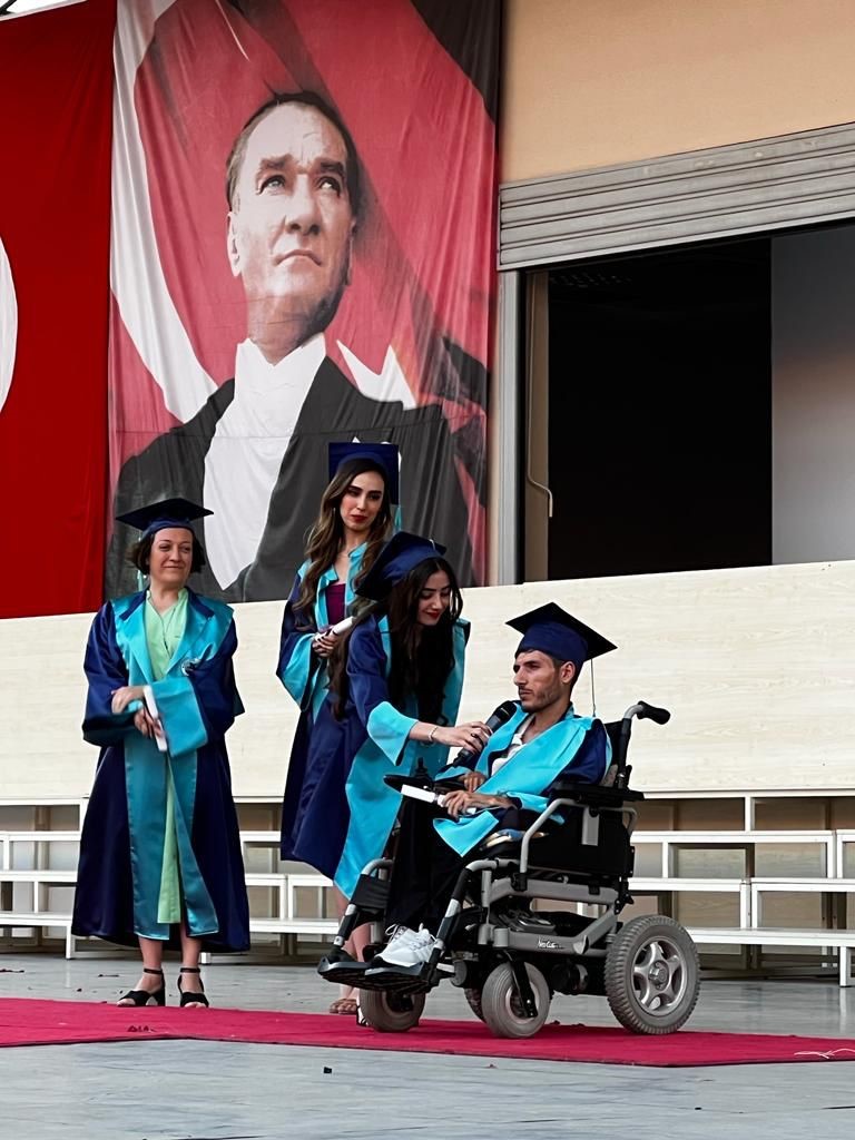'Okuyamaz' Dediler, Psikolog Oldu! Sma’lı Serkan’ın Ilham Veren Hikayesi (3)