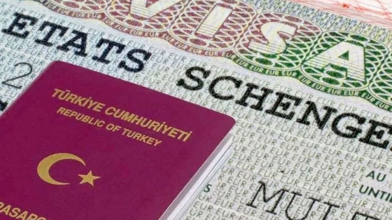 Pasaport Damgası Tarihe Karıştı! Schengen’e Girişte Türk Vatandaşlarını Neler Bekliyor