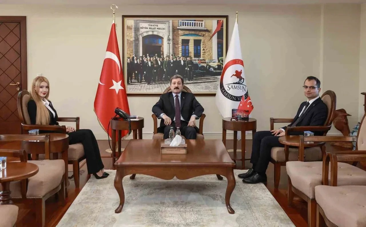 Samsun Ladik’in Yeni Kaymakamı Tuğçe Orhan Kimdir Cindy Bebeğe Benzetildi! (1)-1