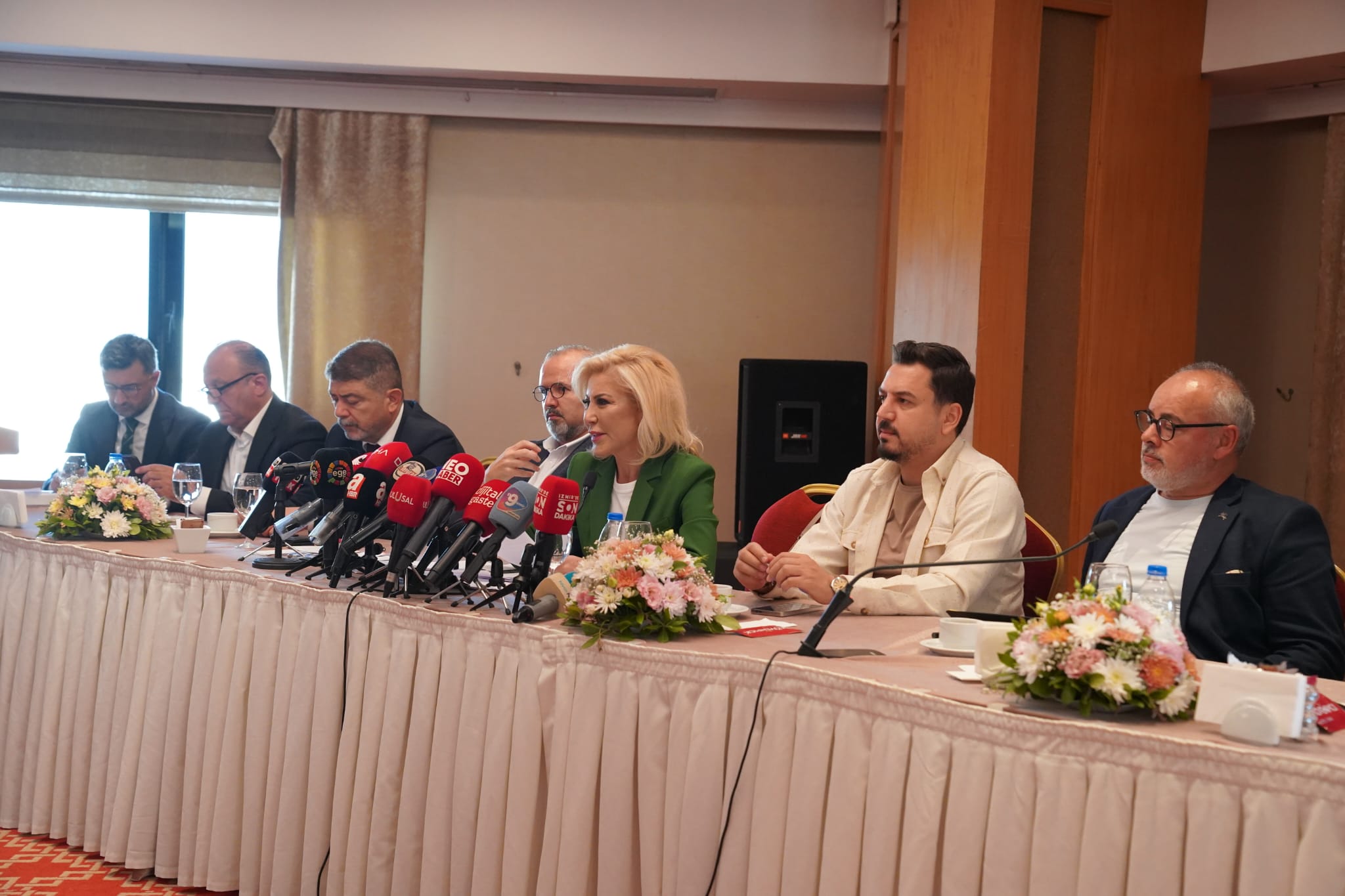 Şebnem Bursali Toplanti