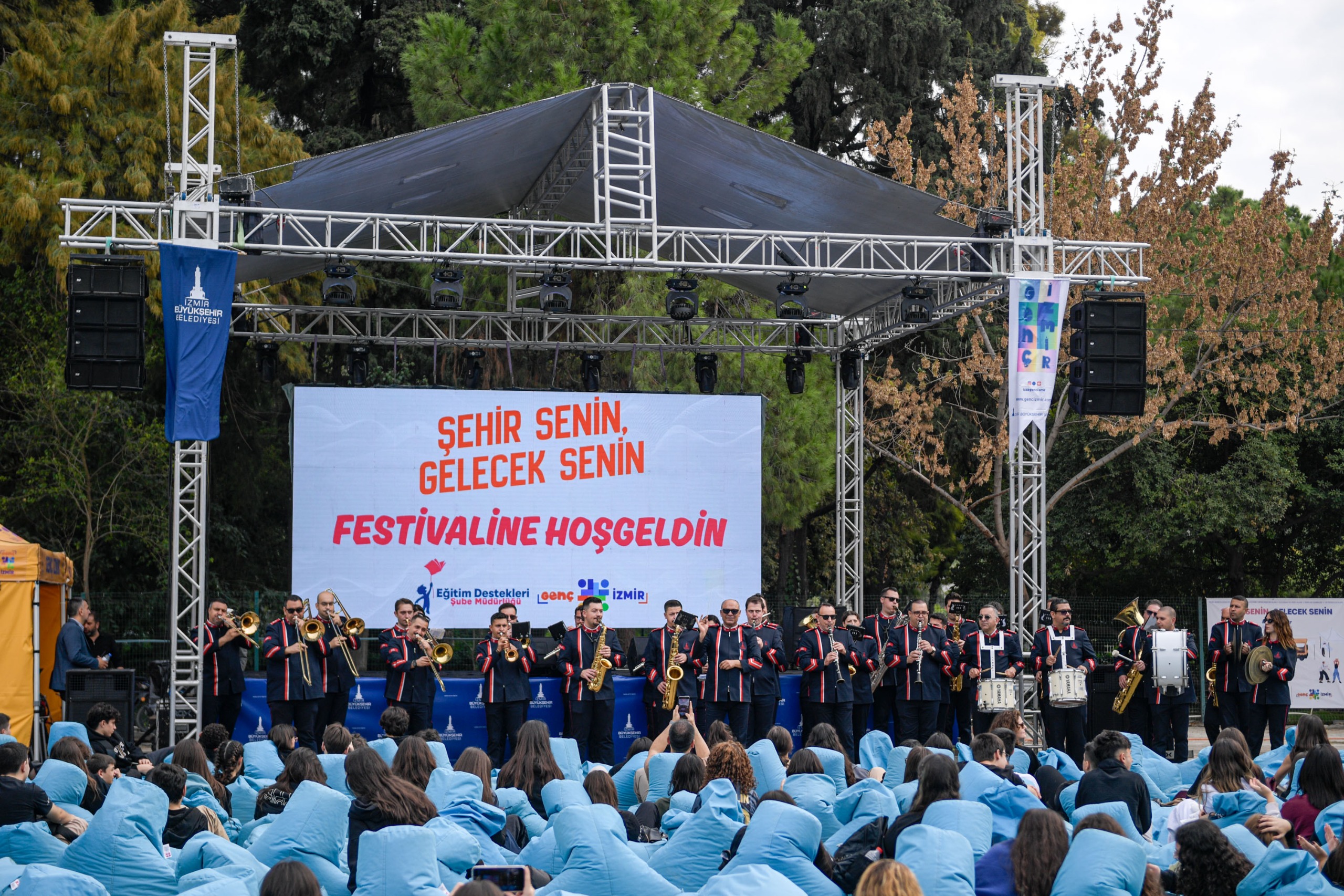 Şehir Senin, Gelecek Senin İzmir’de Gençlik Festivali Başladı (2)