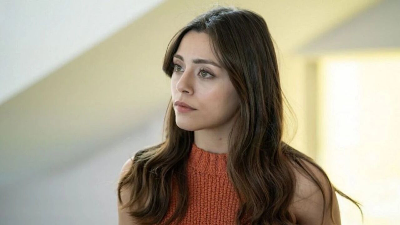 Sıla Türkoğlu Kızılcık Şerbeti’nden Ayrılıyor Mu Açıklama Geldi (1)