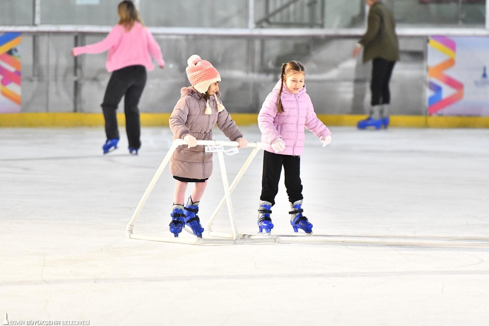 Ücretsiz Buz Pateni Dersi! İzmir Buz Sporları Salonu’nda Kayıtlar Başlıyor (2)