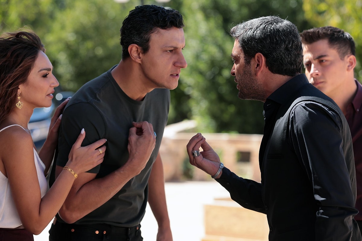 Uzak Şehir 32. Bölümde Büyük Sır Açığa Çıktı! 33. Bölüm Fragmanı Burada1