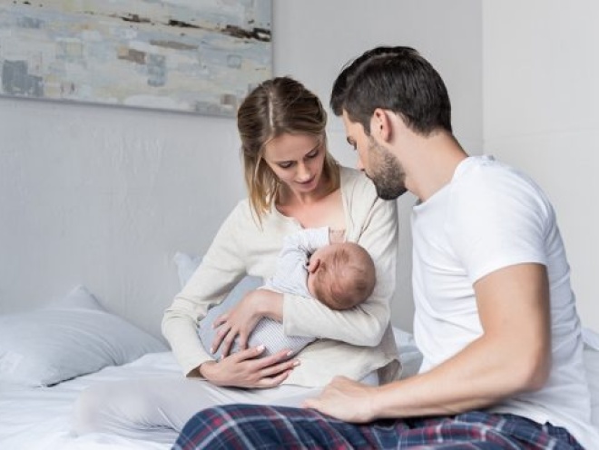 Yeni Anne Babalar Için 4. Trimester Rehberi İlk 3 Ayda Neler Bekleniyor