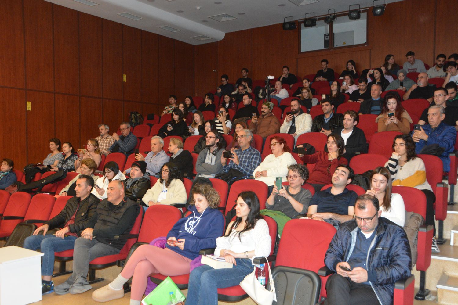 15 Yıllık Gitar Tutkusu Sahneyi Salladı (4)