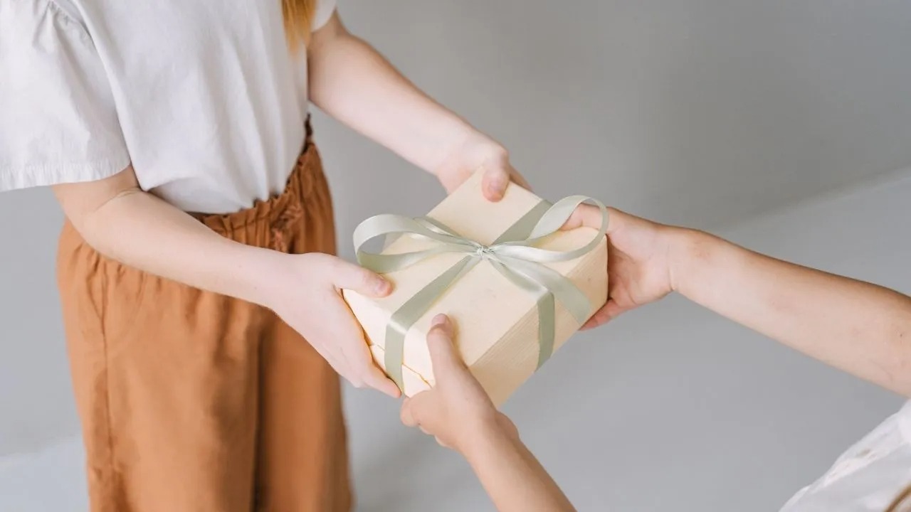 24 Kasim Ogretmenler Gunu Hediye