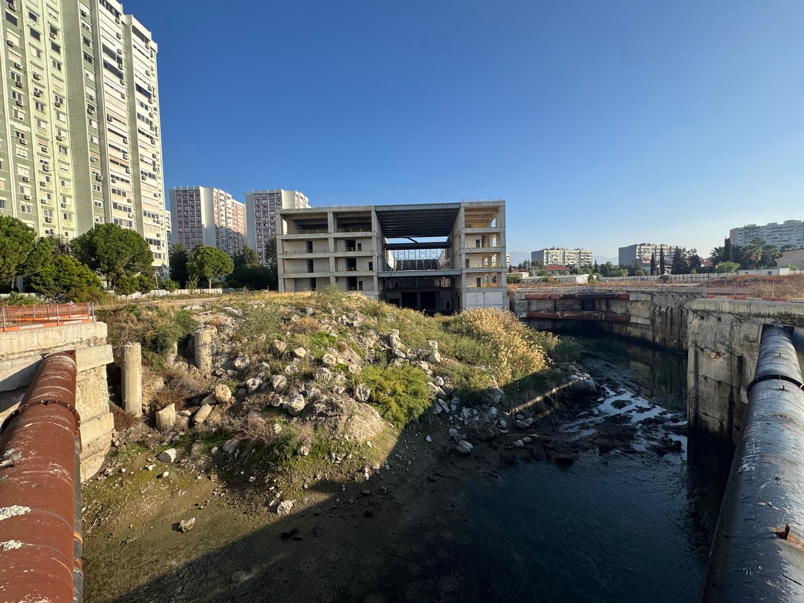 '3 Milyar Tl Çöpe Gitti' Ak Partili Yıldız Opera Binası’nı Görüntüledi (3)