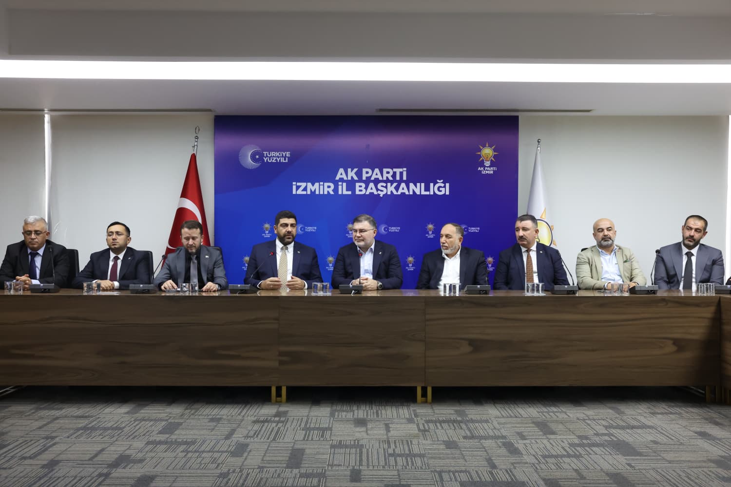 Ak Parti’nin Iki Güçlü Ismi İzmir’de Buluştu Gündem Terörsüz Türkiye (3)