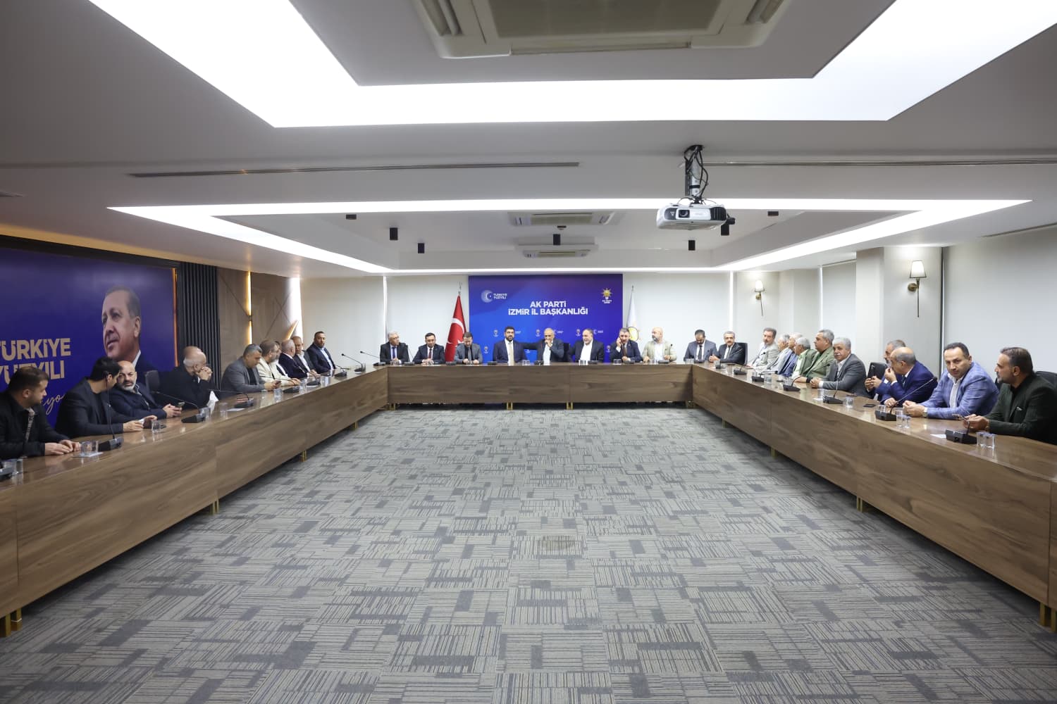 Ak Parti’nin Iki Güçlü Ismi İzmir’de Buluştu Gündem Terörsüz Türkiye (4)