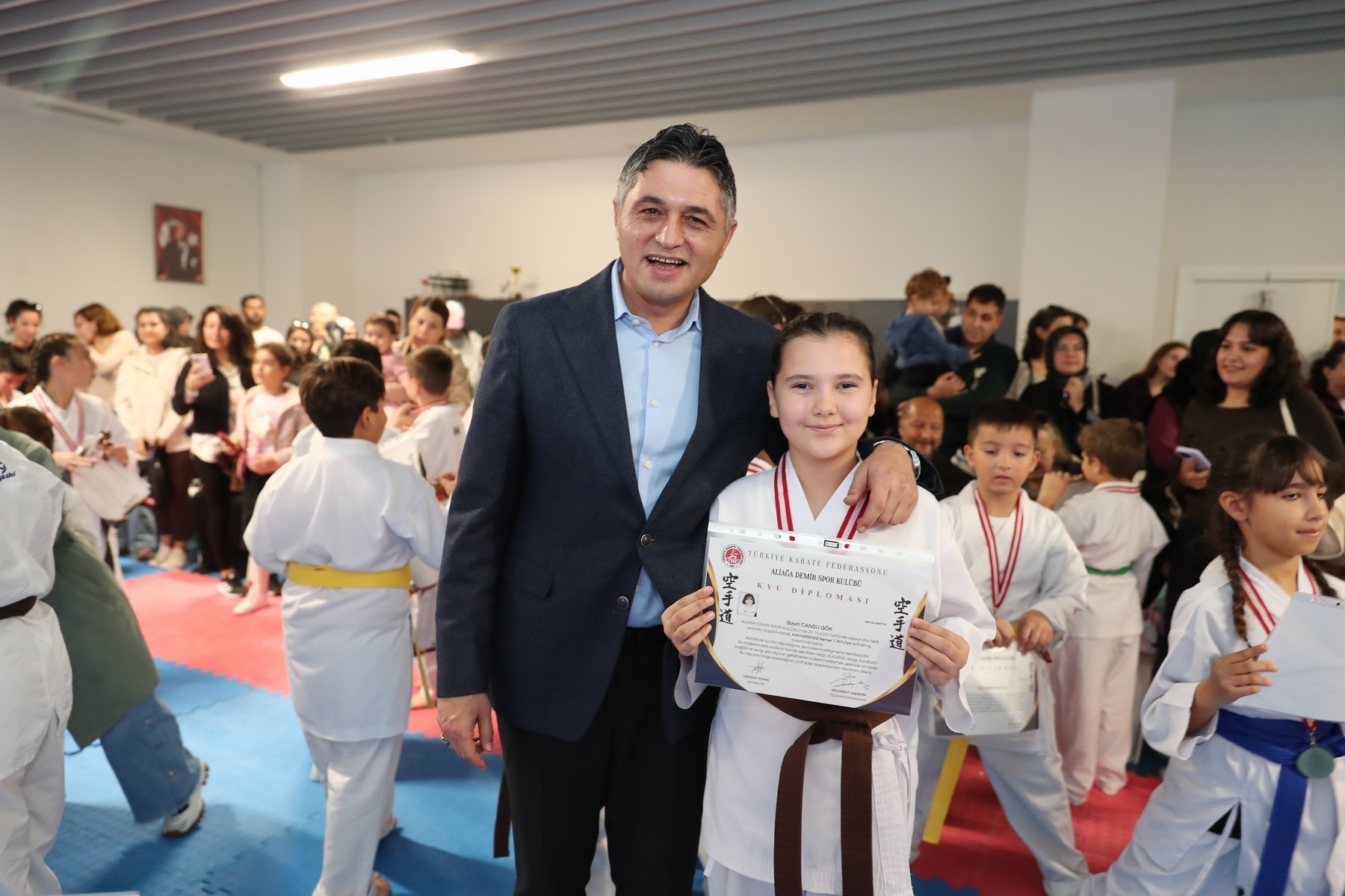 Aliağa Gençlik Merkezi Karate Kursu’nda 75 Sporcu Kuşak Atladı (2)