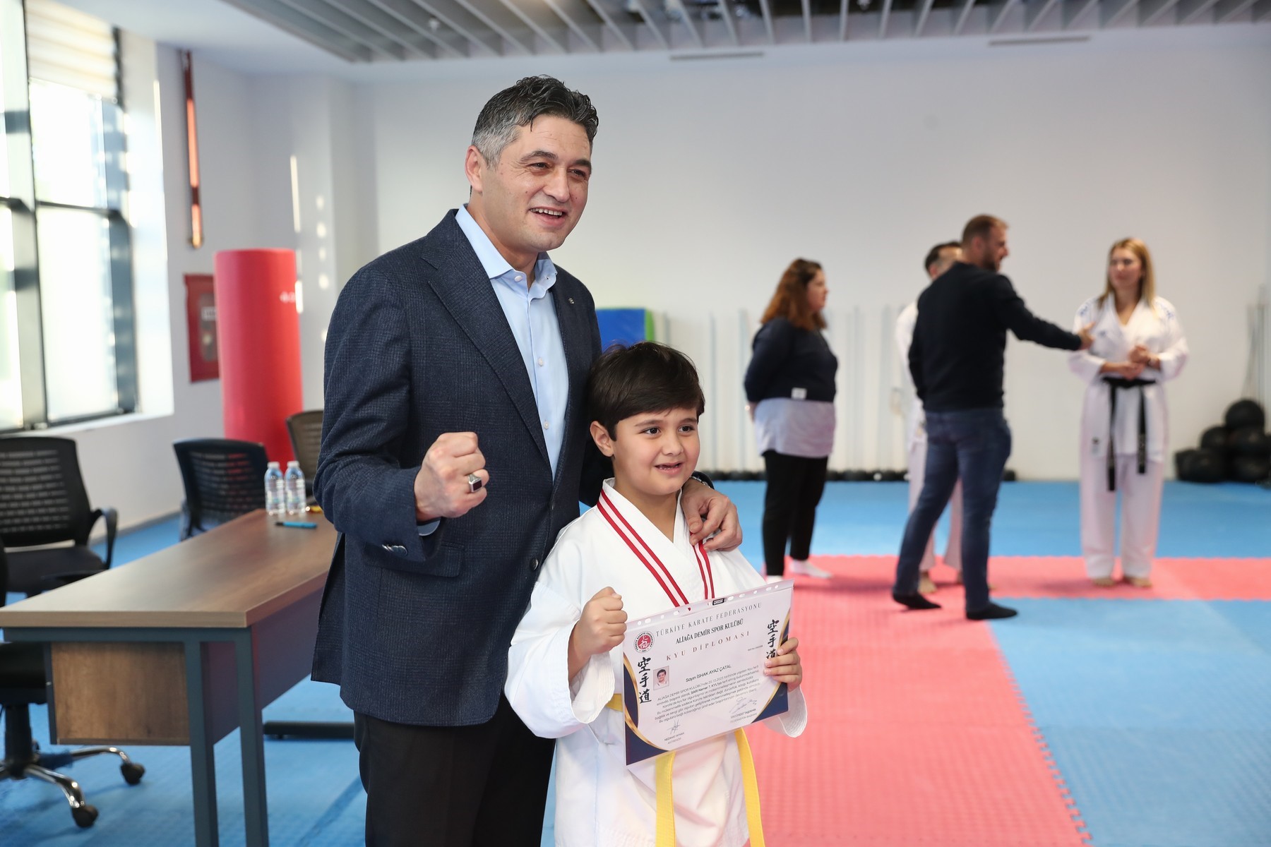 Aliağa Gençlik Merkezi Karate Kursu’nda 75 Sporcu Kuşak Atladı (3)