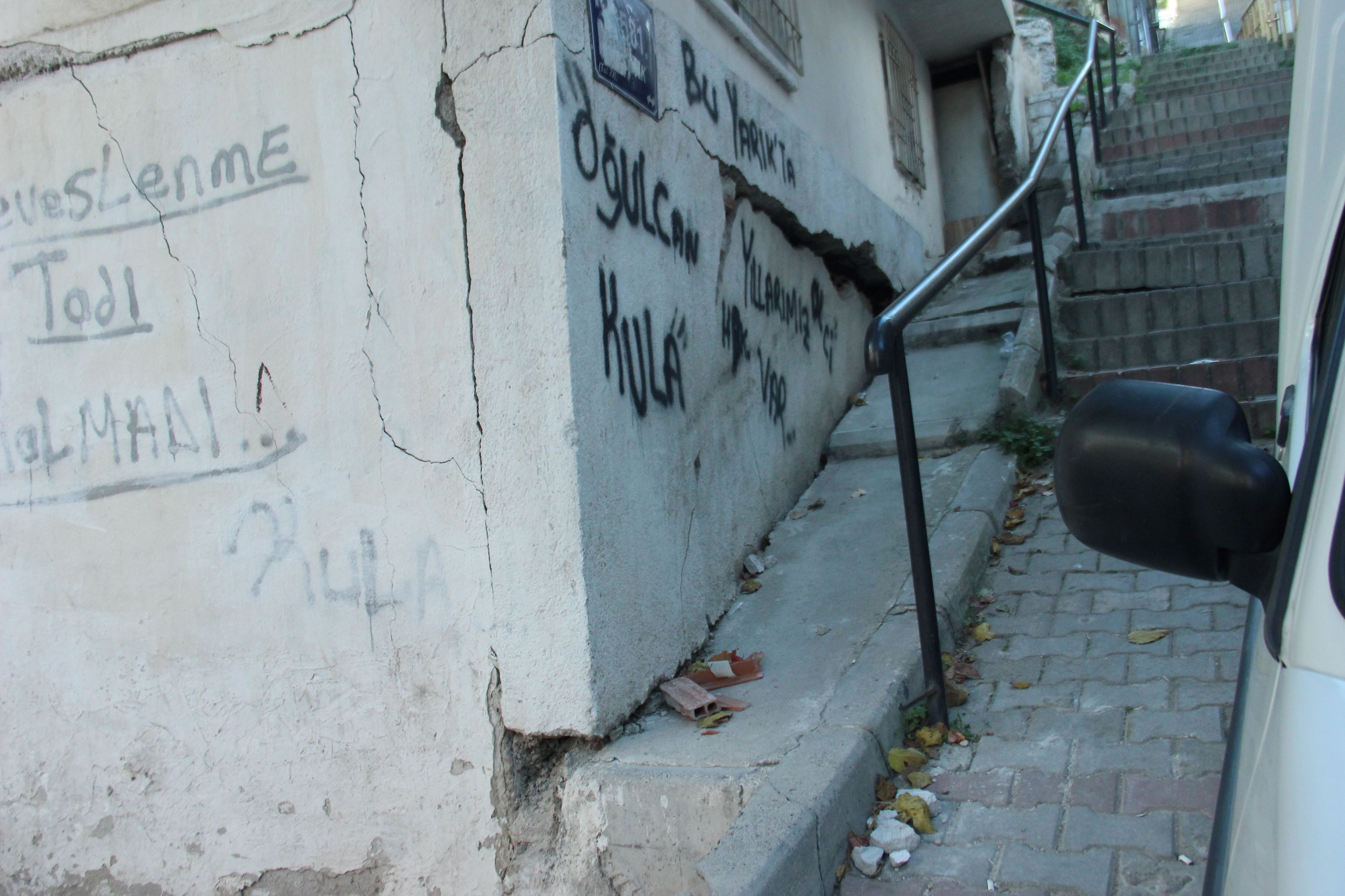 Atamer’de Geceleri Kazı, Gündüzleri Korku Var! Mahalle Isyan Etti (7)