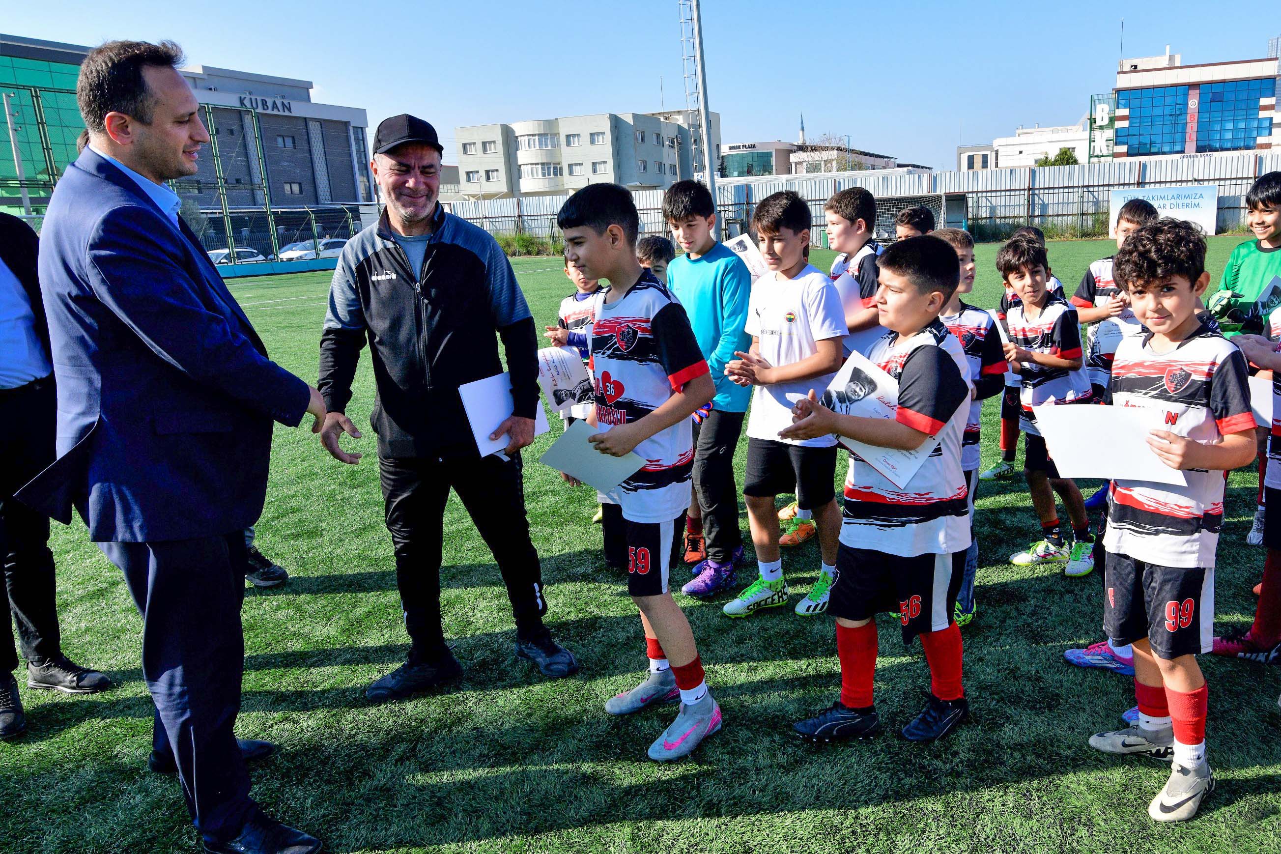 Atatürk, Bornova’daki Özel Turnuva Ile Anıldı Minikler 10 Kasım Için Sahaya Çıktı (10)