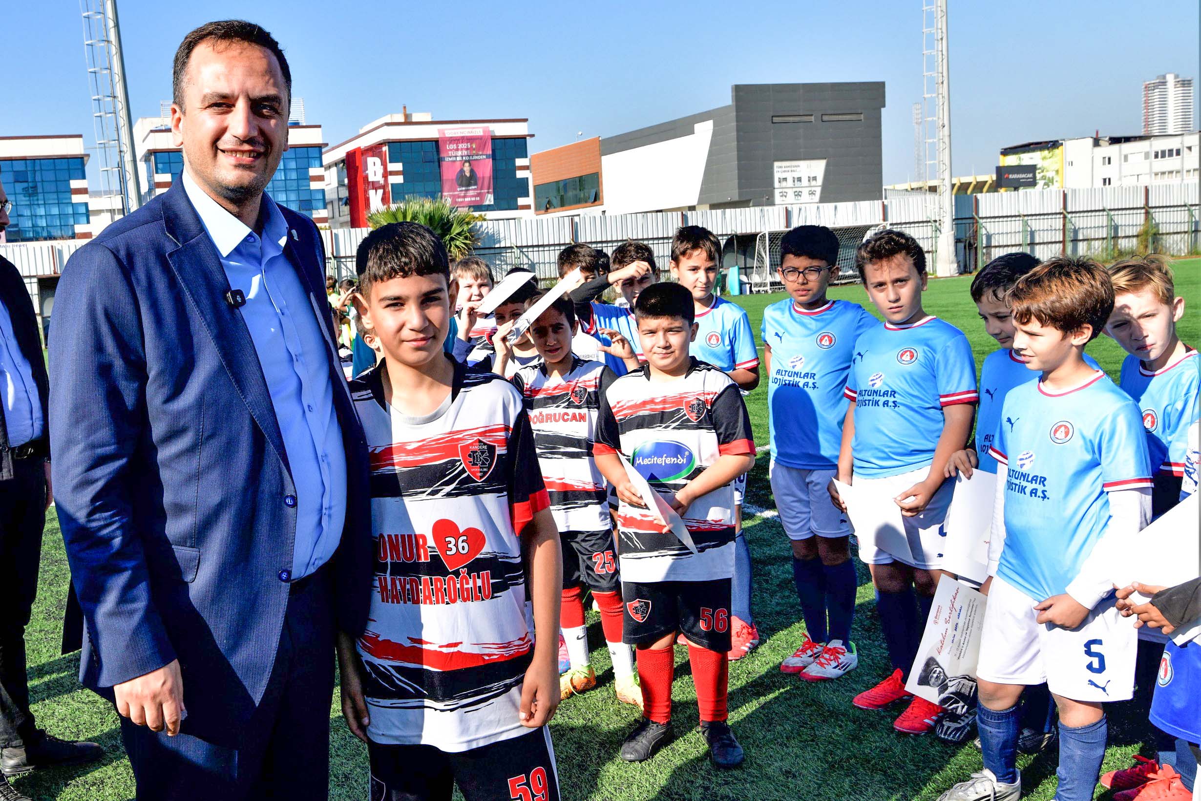 Atatürk, Bornova’daki Özel Turnuva Ile Anıldı Minikler 10 Kasım Için Sahaya Çıktı (11)