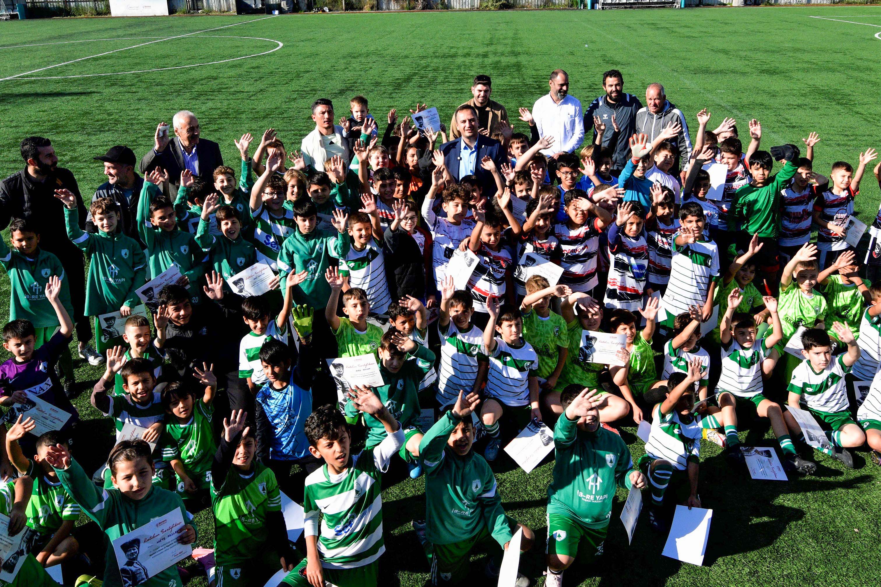 Atatürk, Bornova’daki Özel Turnuva Ile Anıldı Minikler 10 Kasım Için Sahaya Çıktı (4)