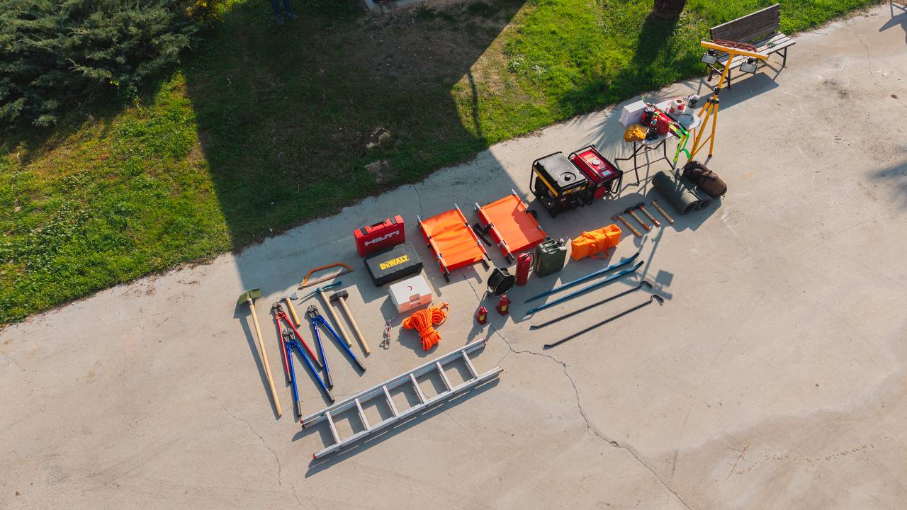 Balçova Belediyesi, Olası Afetlerde Hızlı Müdahale Ve Koordinasyonu Sağlamak Amacıyla Ilçenin Farklı Noktalarına 8 Adet Afet Tankı Yerleştirdi. (4)
