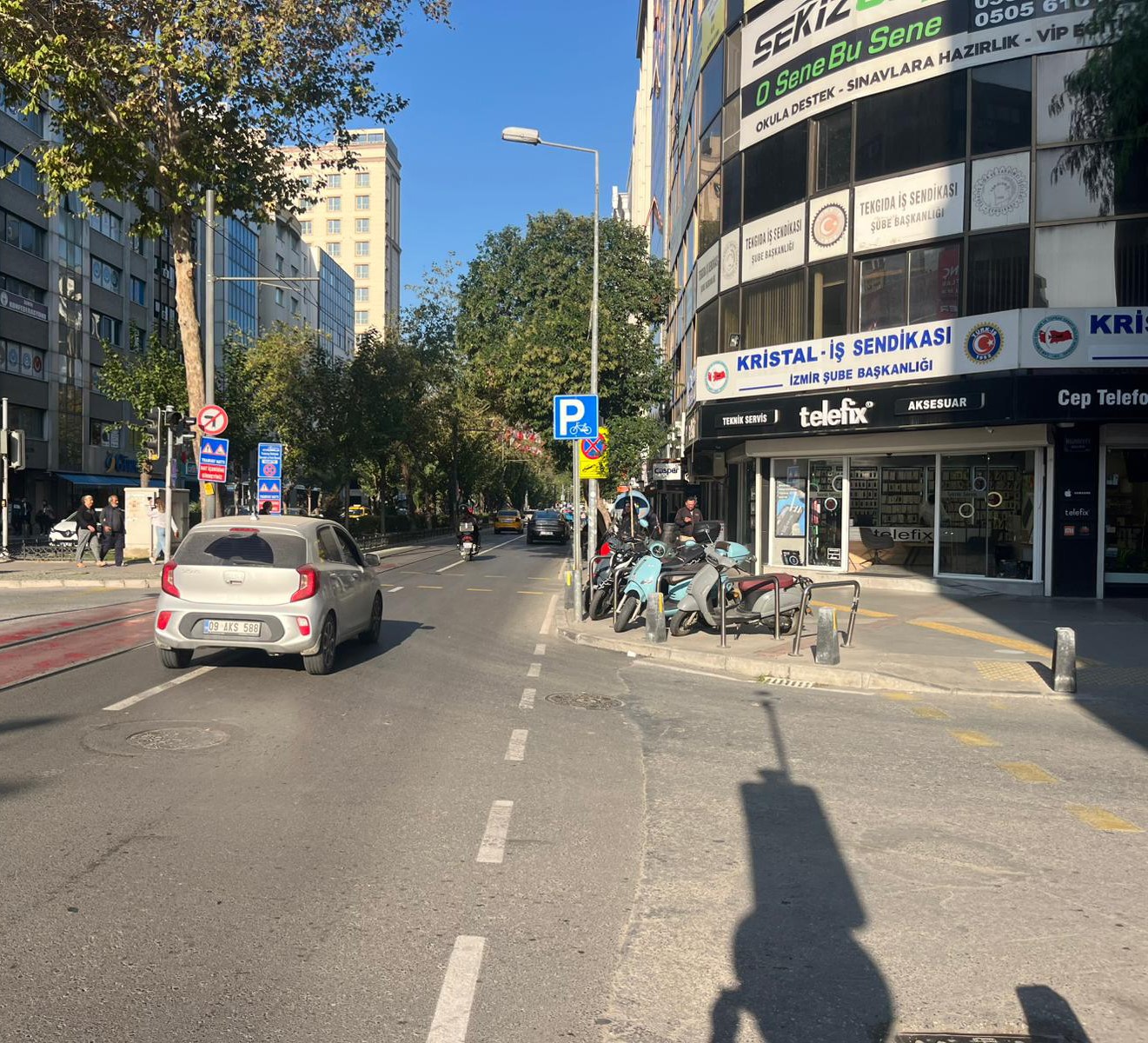 Balıkesir Depremi Paniğe Yol Açtı, İzmir Sokaklara Döküldü (2)