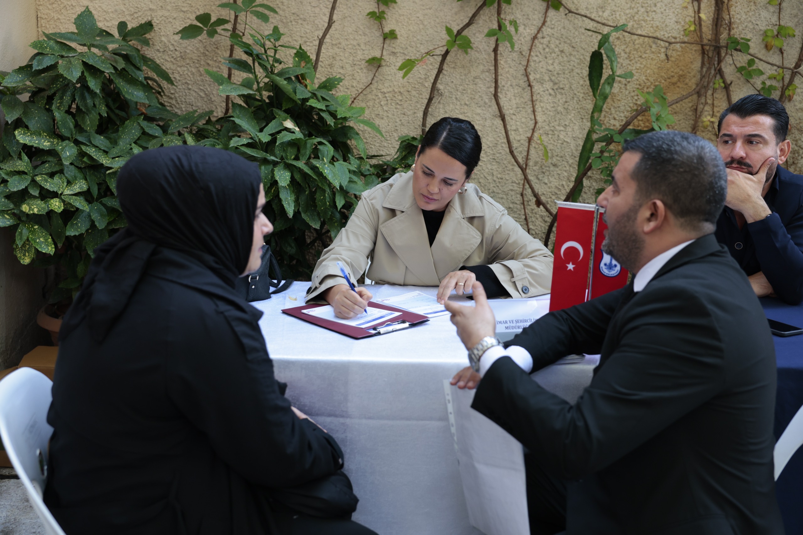 Başkan Mutlu, Konaklılarla Basmane’de Buluştu (5)