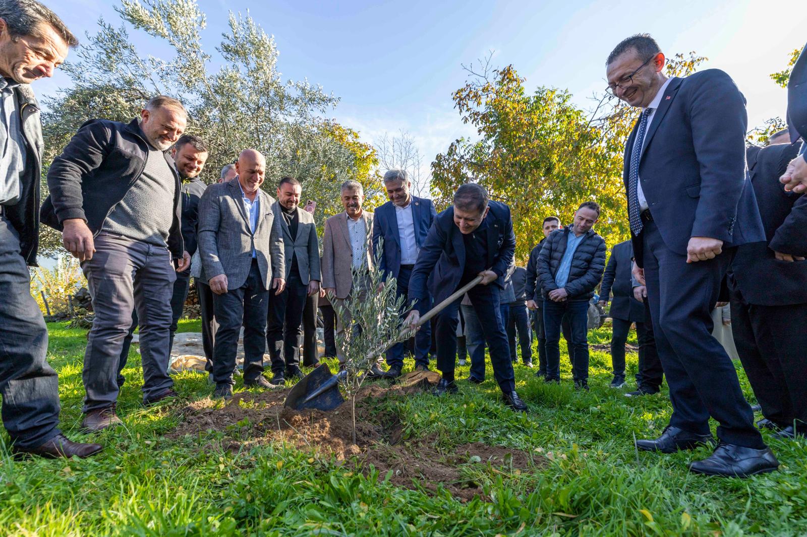 Başkan Tugay Beydağ’da Kestane Üreticisine Destek Sözü Verdi (4)