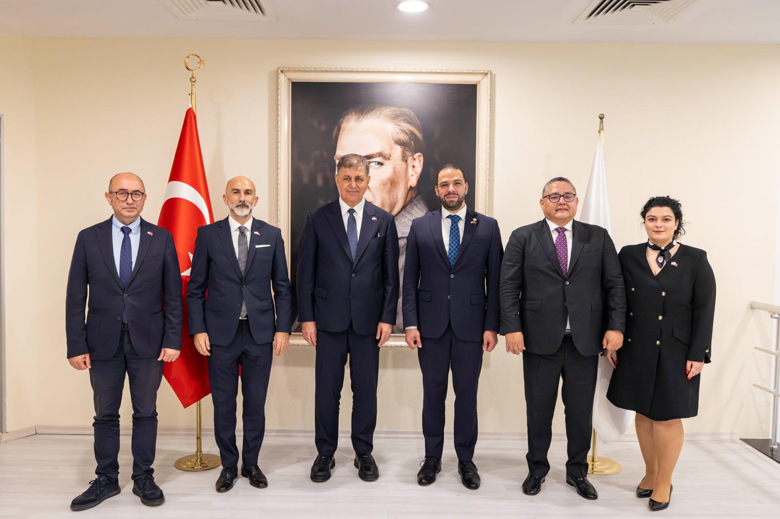 Başkan Tugay, Guatemala Büyükelçisi Recinos’u Ağırladı (1)