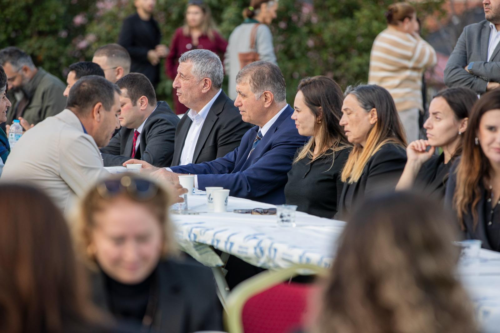 Başkan Tugay, Onur Günay’ın Hayır Yemeğine Katıldı (1)