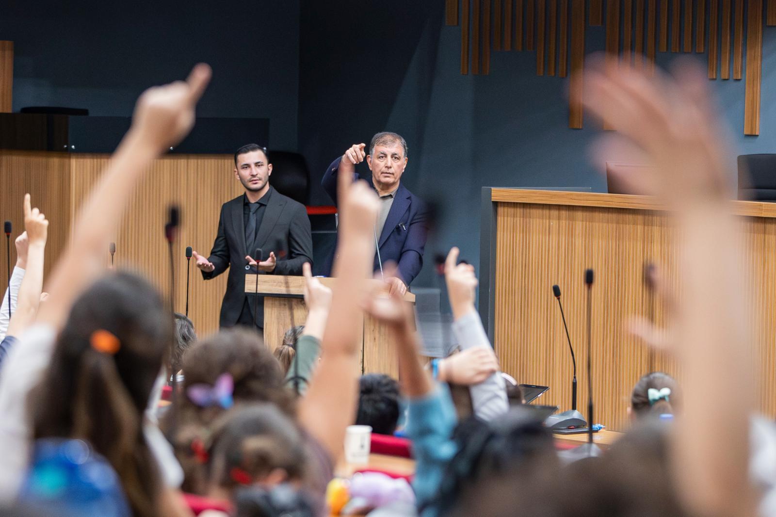 Başkan Tugay 'Söz Çocukta, Geleceği Onlar Kuracak' (1)