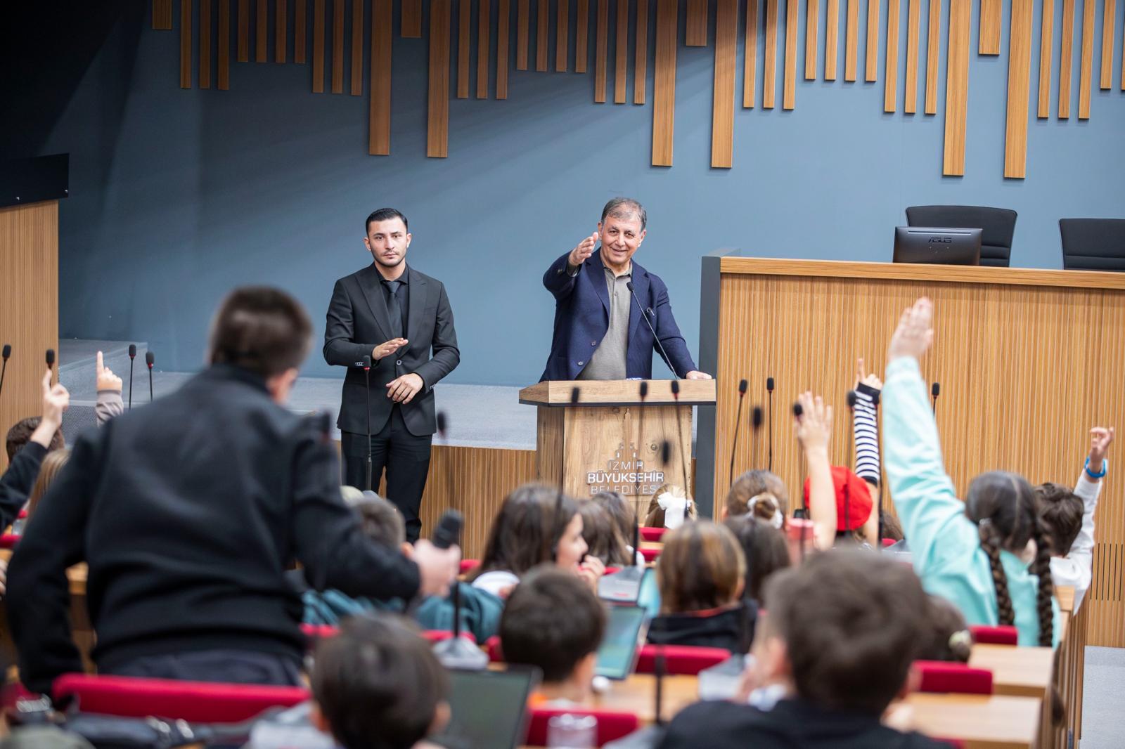 Başkan Tugay 'Söz Çocukta, Geleceği Onlar Kuracak' (11)
