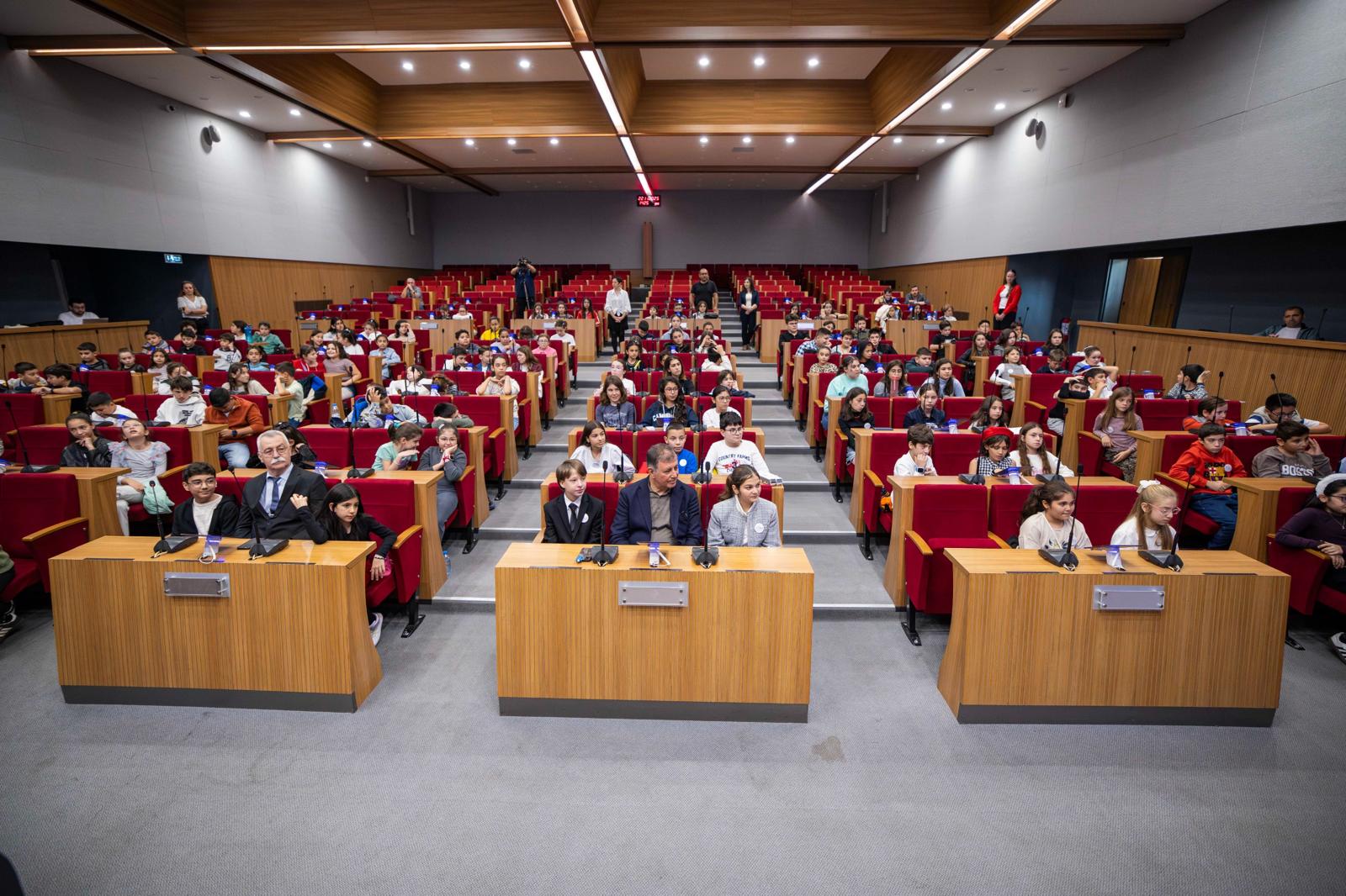 Başkan Tugay 'Söz Çocukta, Geleceği Onlar Kuracak' (7)