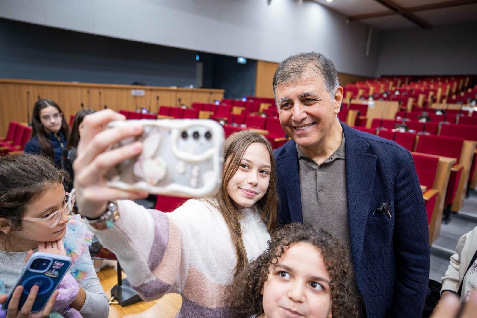 Başkan Tugay 'Söz Çocukta, Geleceği Onlar Kuracak' (8)