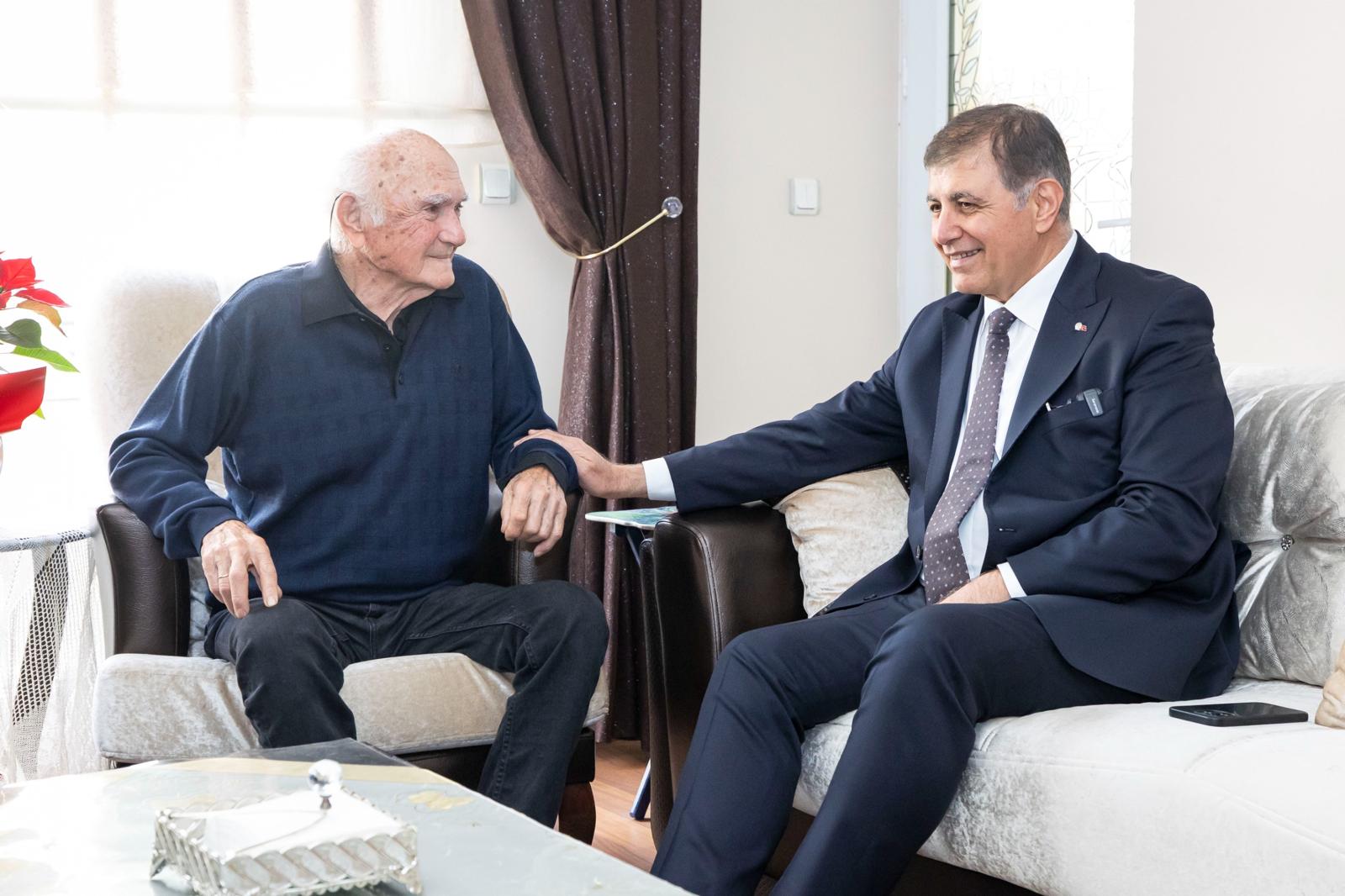 Başkan Tugay’dan 24 Kasım’da Duygulandıran Ziyaret (7)