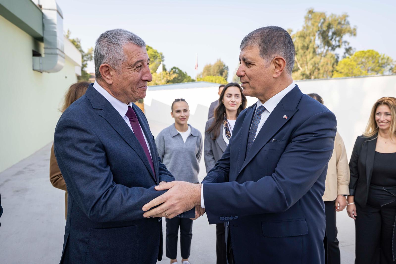 Başkan Tugay’dan Güzelbahçe’ye Mesaj 'Tek Amacımız Insanların Mutlu Olması' (8)