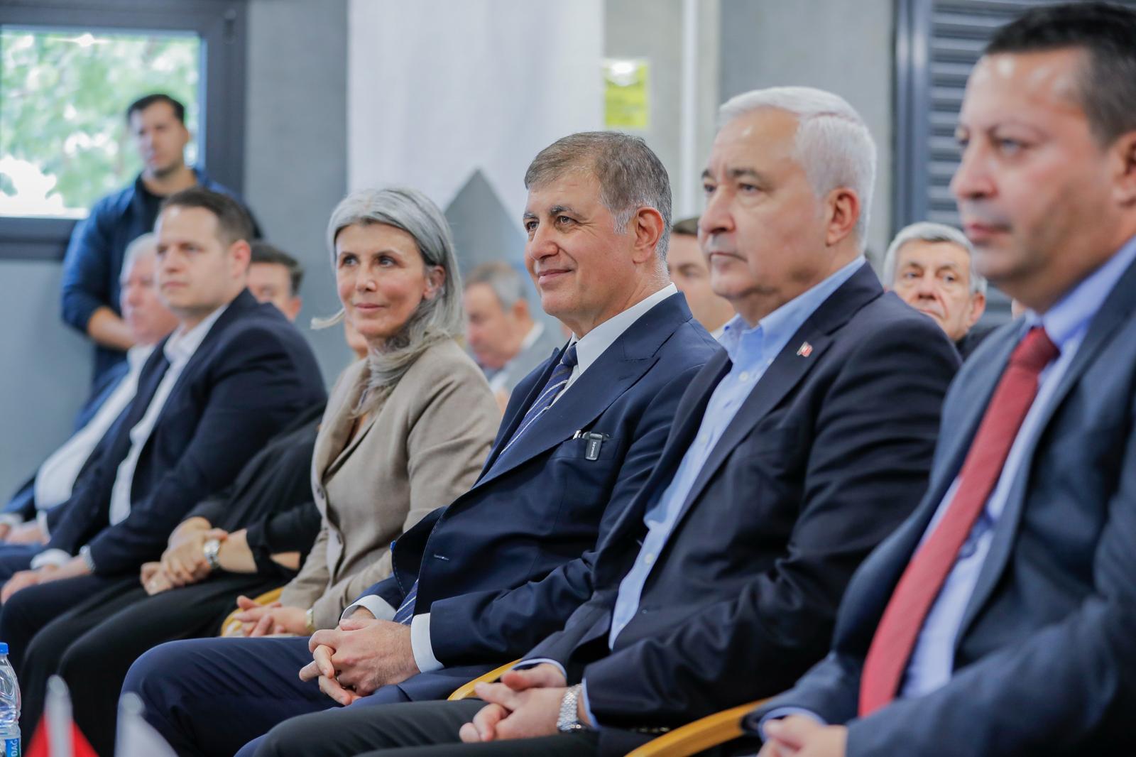 Başkan Tugay’dan Türkiye’ye Örnek Olacak Eğitim Hamlesi (11)