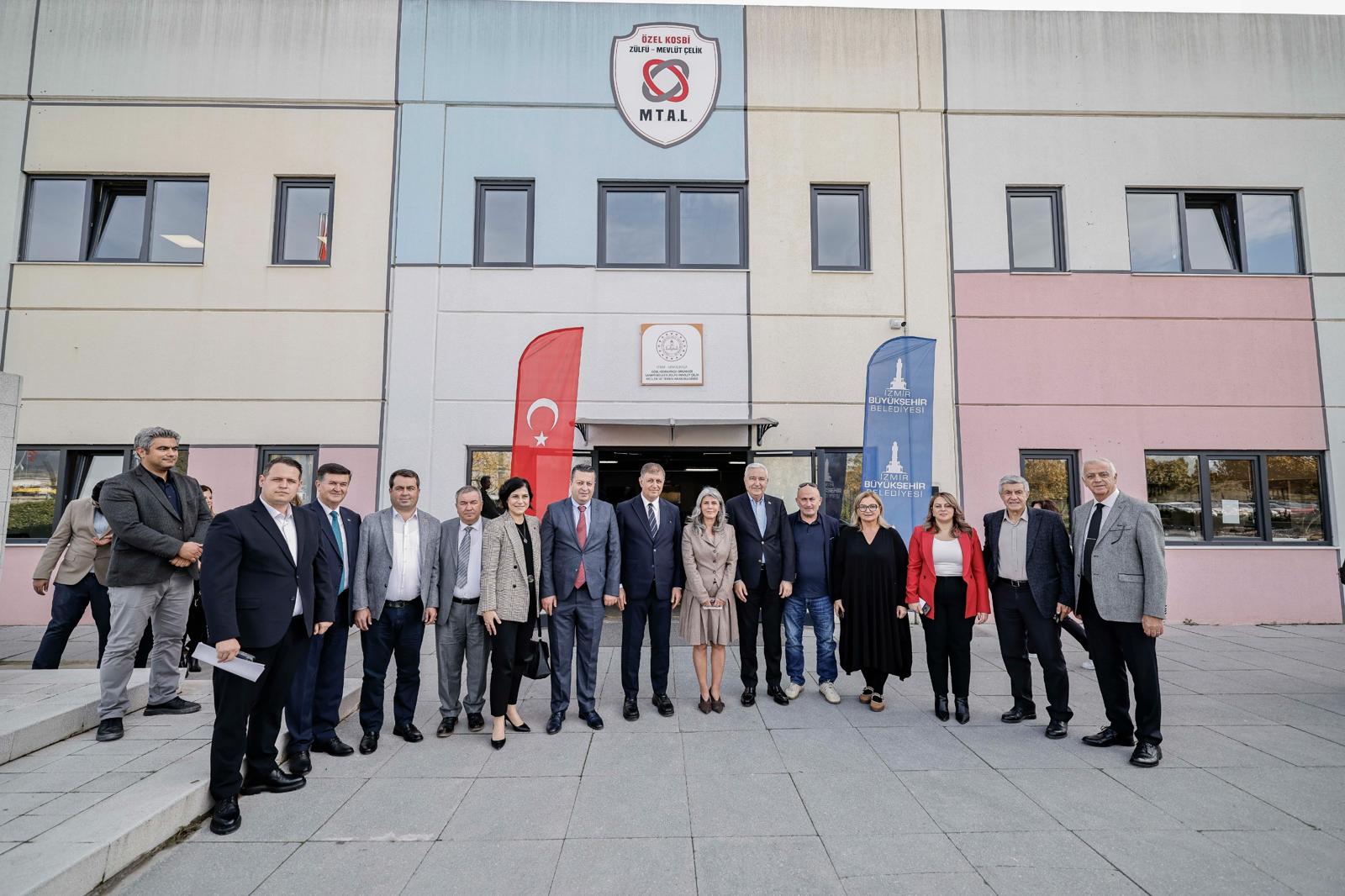 Başkan Tugay’dan Türkiye’ye Örnek Olacak Eğitim Hamlesi (6)