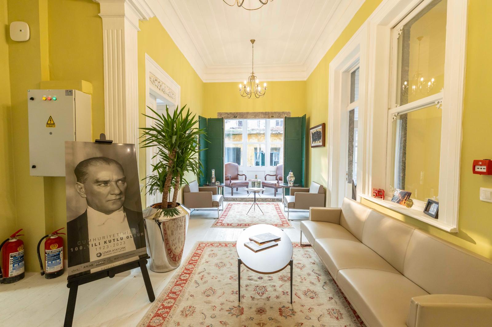 Başkan Tugay’ın Yeni Adresi Neden Ay Yıldızlı Konak Oldu (6)