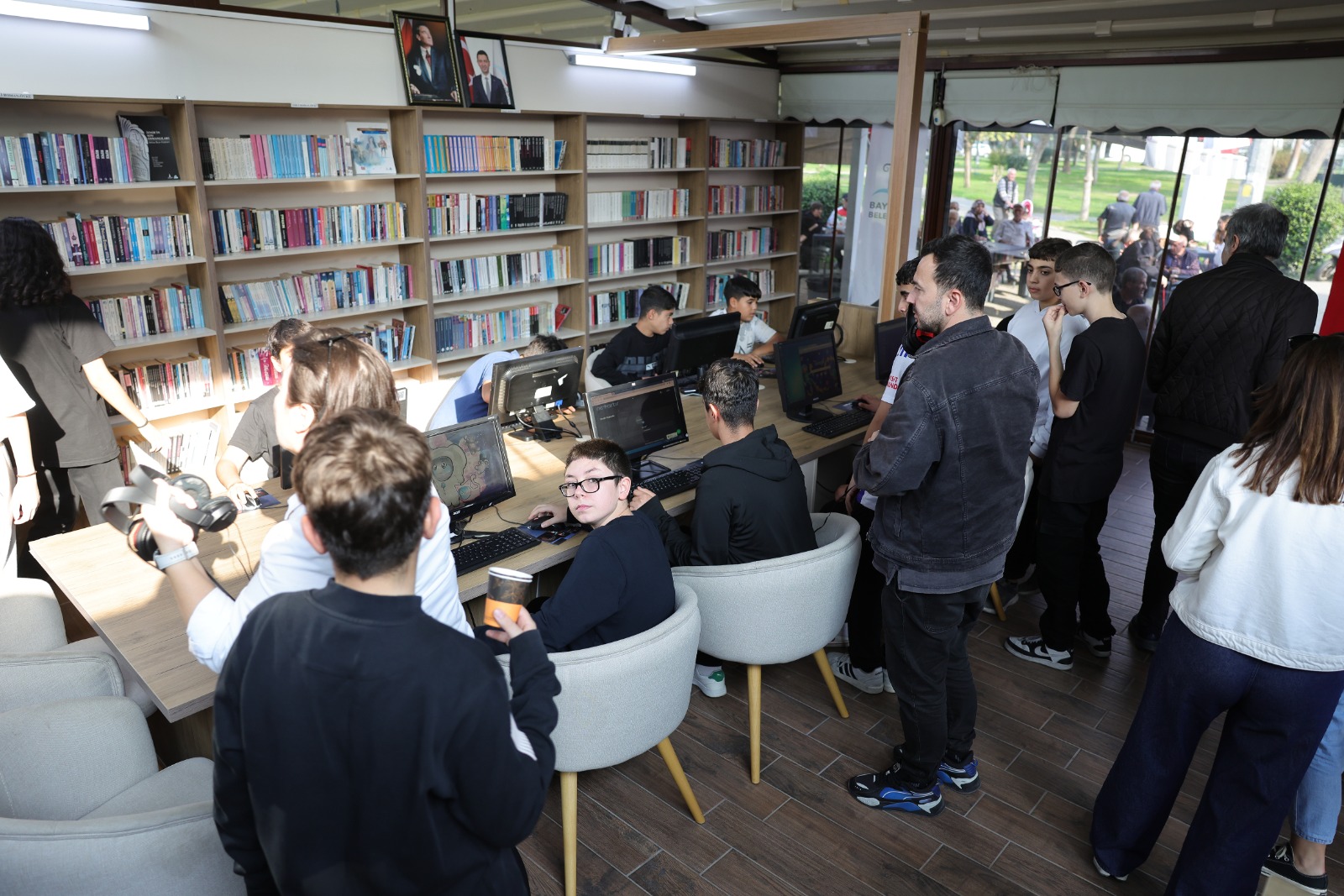 Bayraklı’da Gençlere Dijital Eğitim Desteği (2)