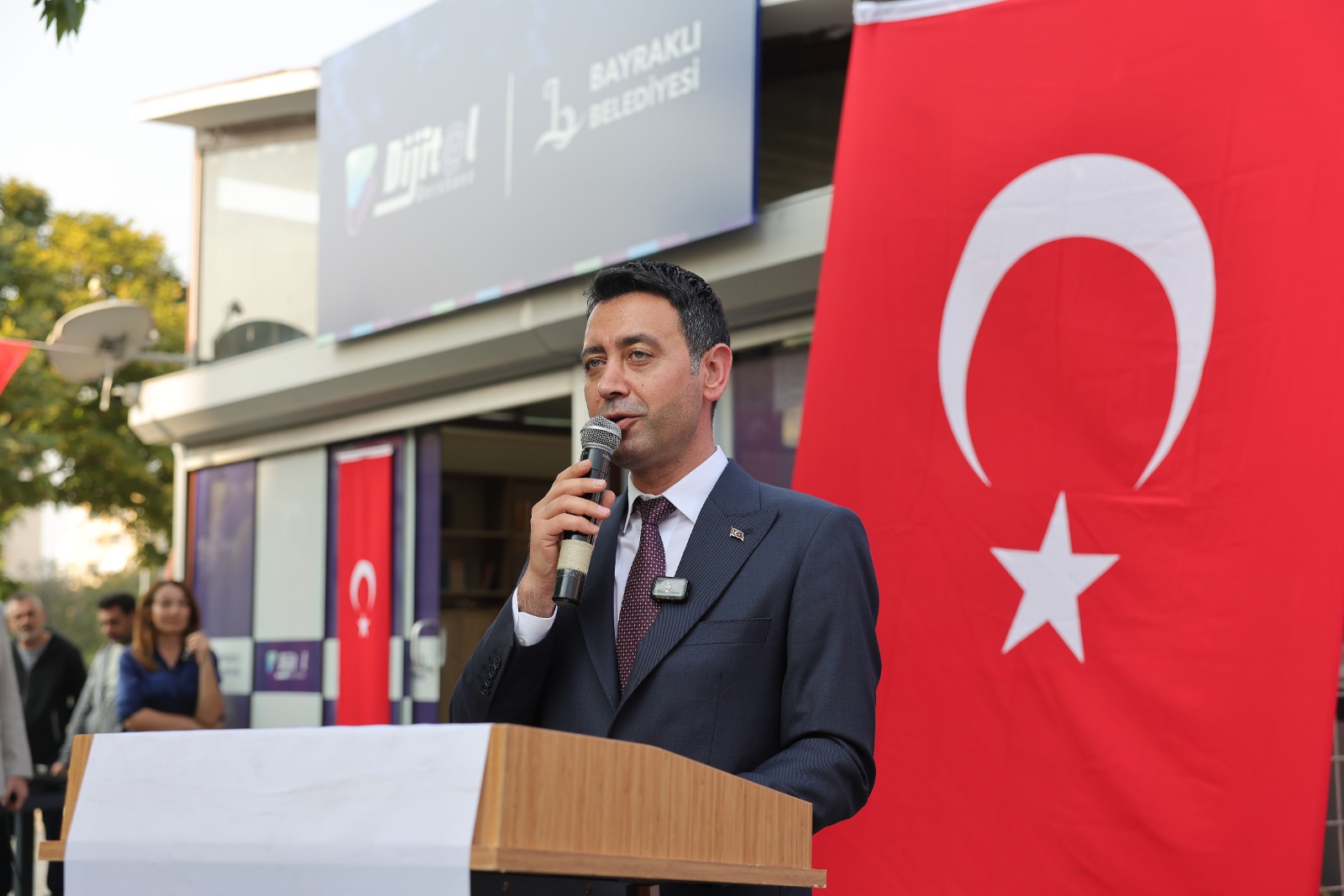 Bayraklı’da Gençlere Dijital Eğitim Desteği (4)