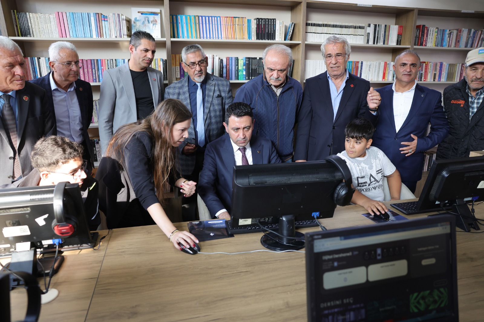 Bayraklı’da Gençlere Dijital Eğitim Desteği (6)