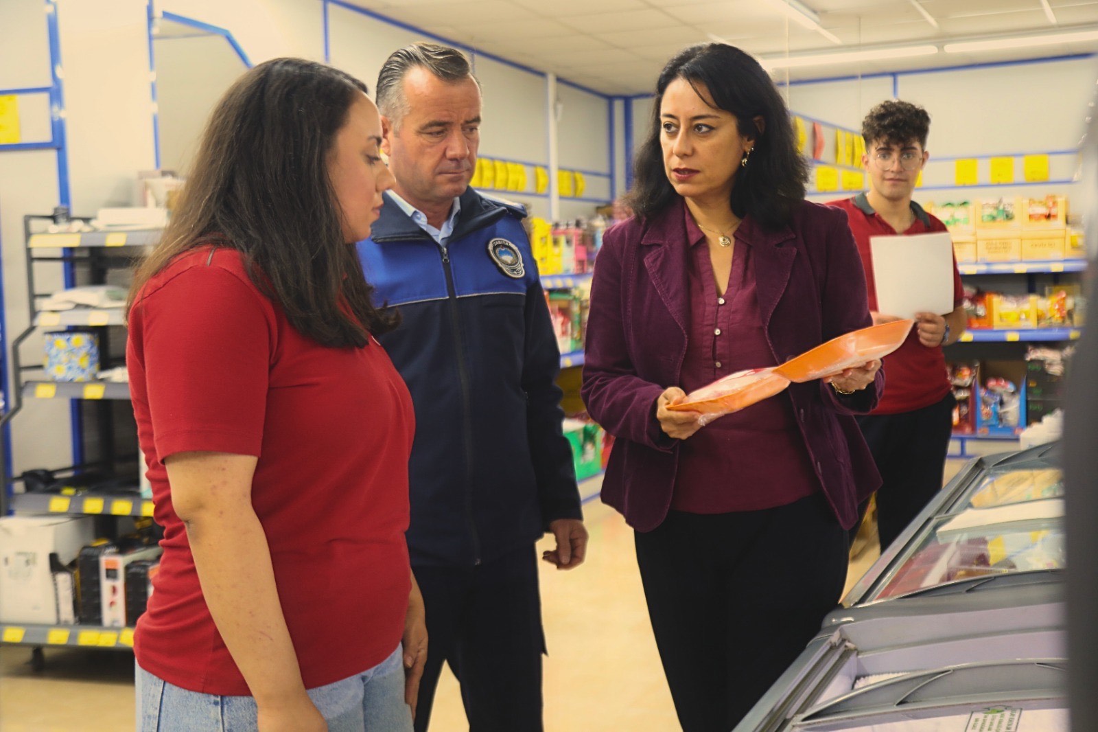 Bayraklı’da Marketler Gıda Denetiminde (2)