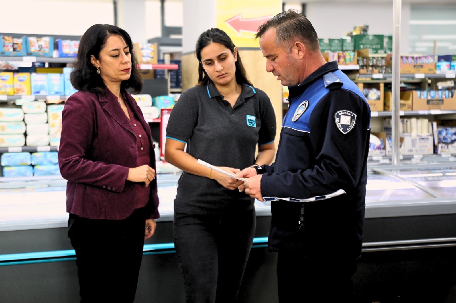 Bayraklı’da Marketler Gıda Denetiminde (3)