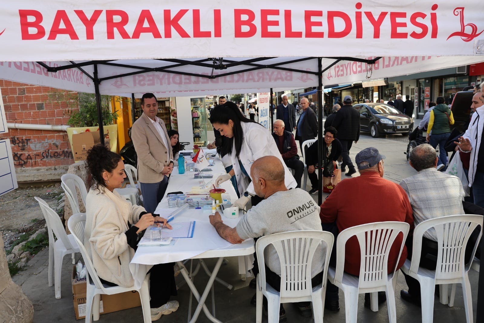 Bayraklı’da Ücretsiz Diyabet Ve Tansiyon Ölçümü (4)