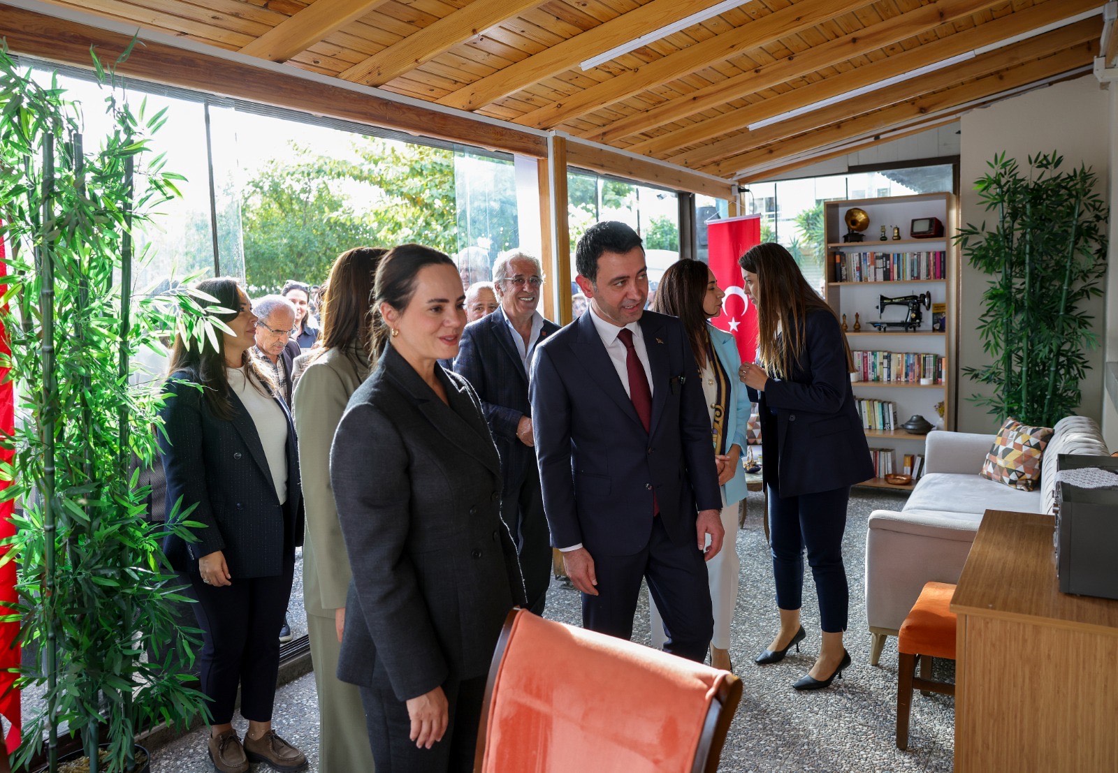Bayraklı’nın Yeni Sosyal Yaşam Alanı 'Bahar Evi' Hizmete Açıldı (4)