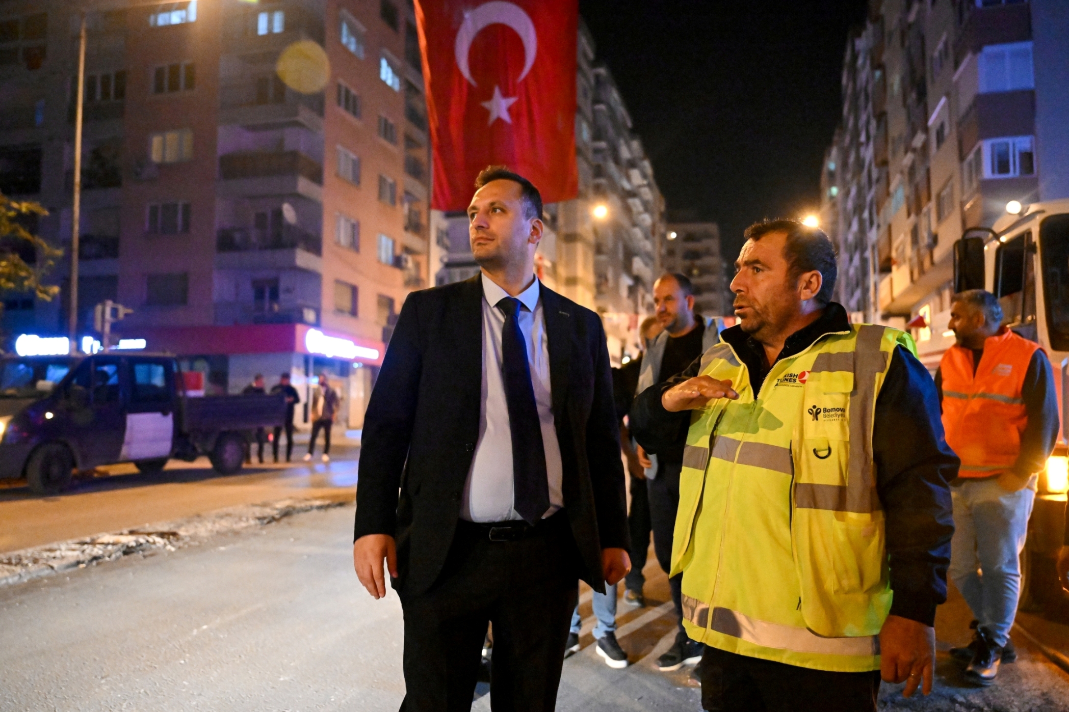 Bornova’da Gece Yarısı Hummalı Çalışma O Cadde Bambaşka Olacak! (6)