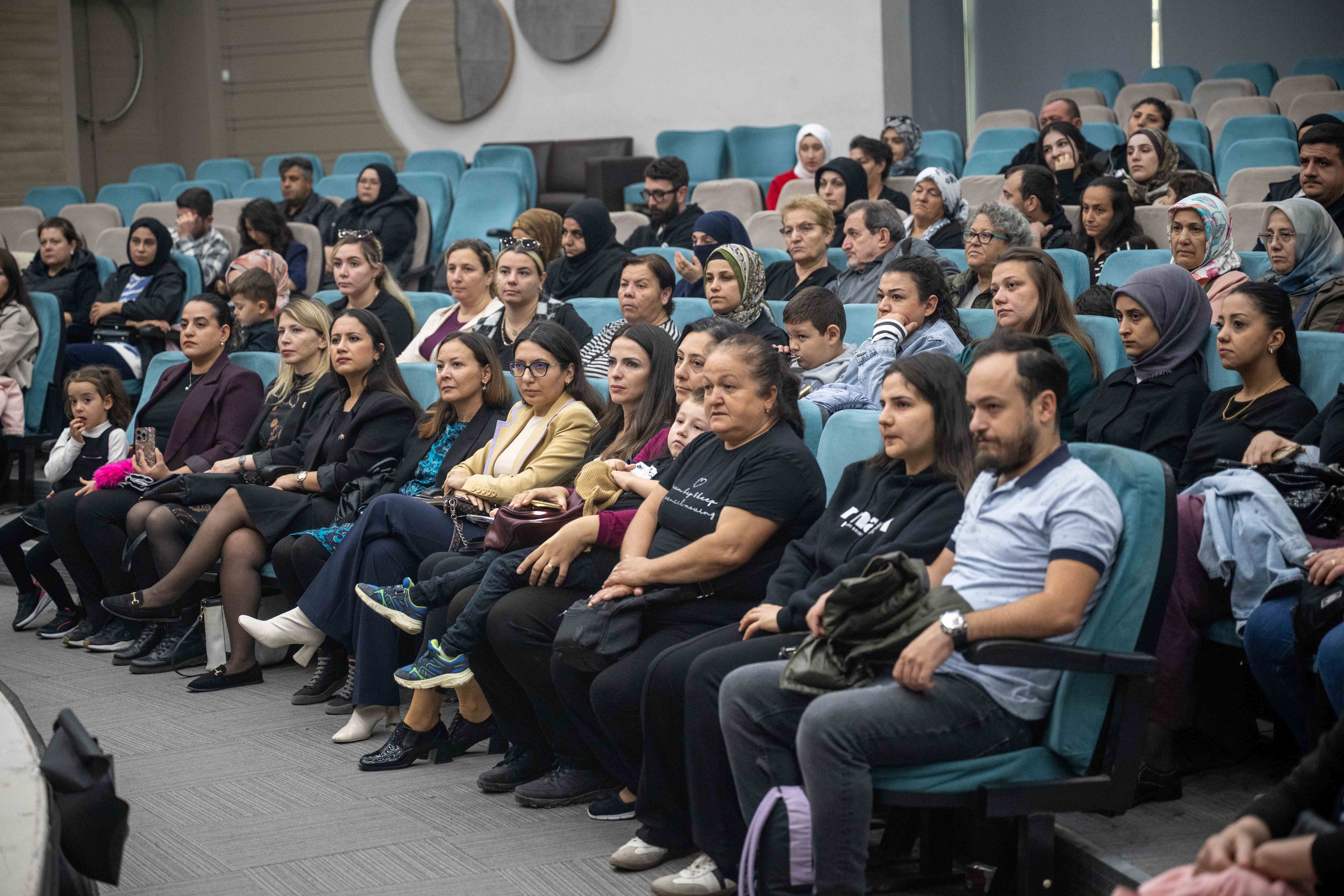 Bornova’da Miniklerden Atatürk’e Duygu Dolu Anma Töreni (1)