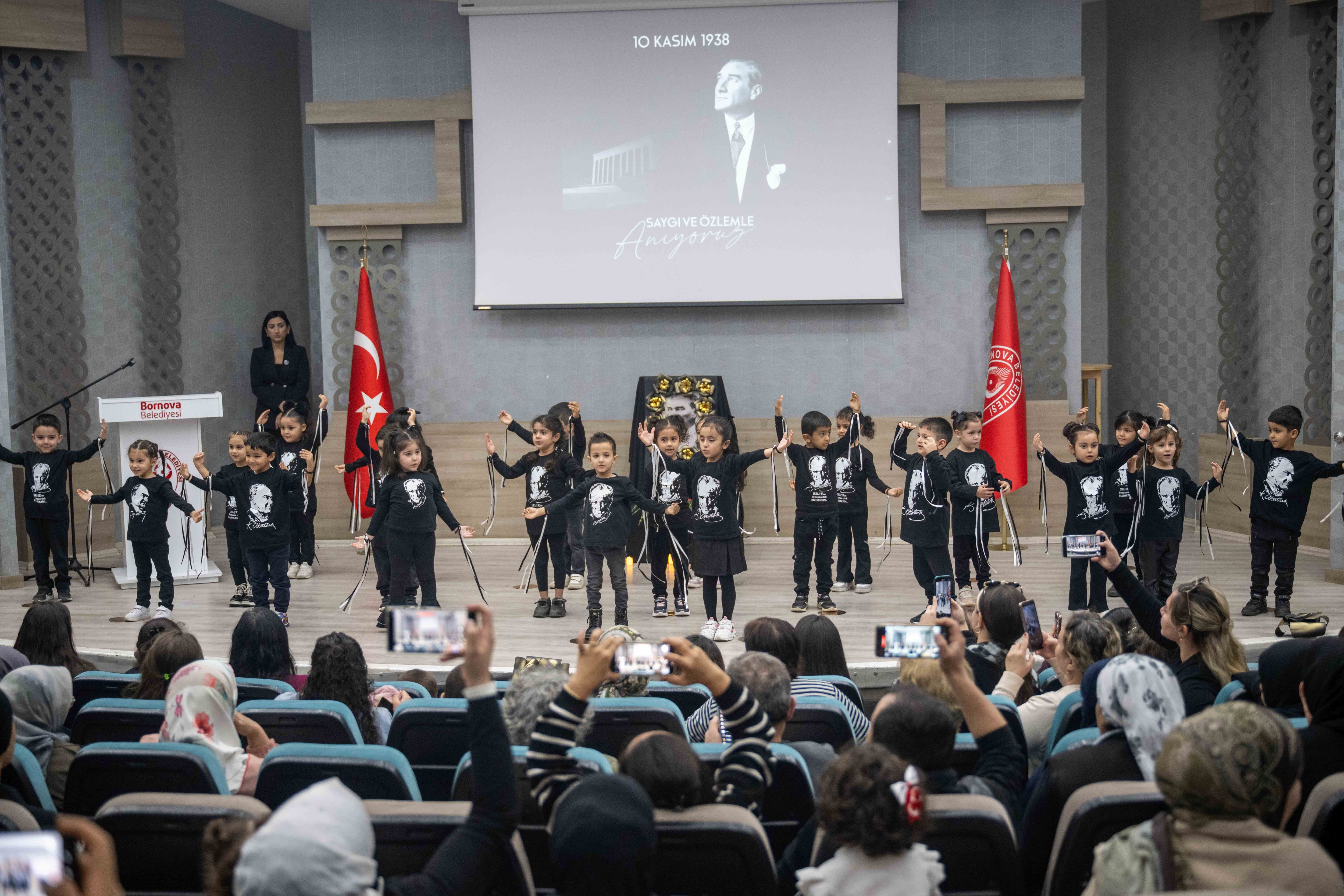 Bornova’da Miniklerden Atatürk’e Duygu Dolu Anma Töreni (2)