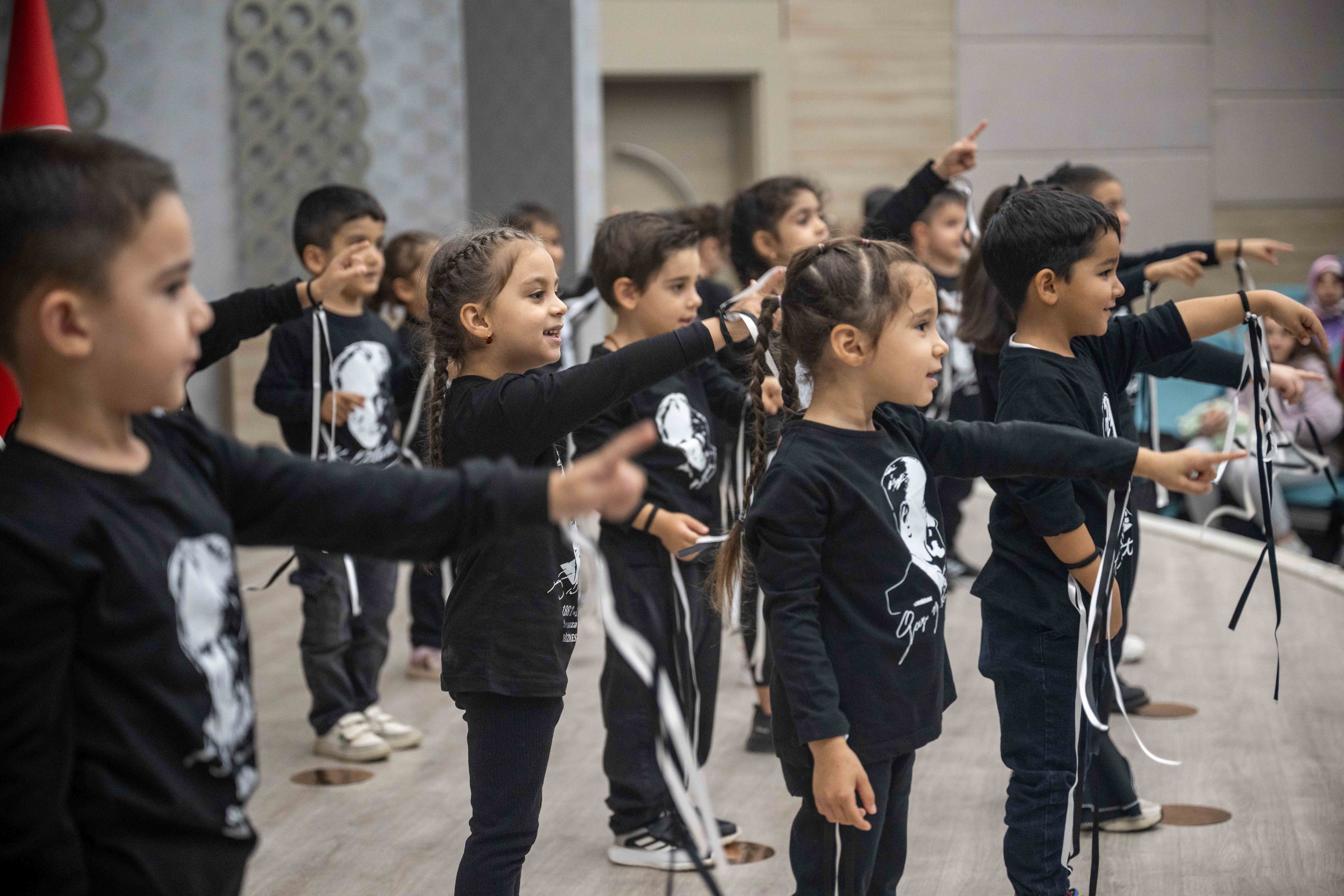 Bornova’da Miniklerden Atatürk’e Duygu Dolu Anma Töreni (4)