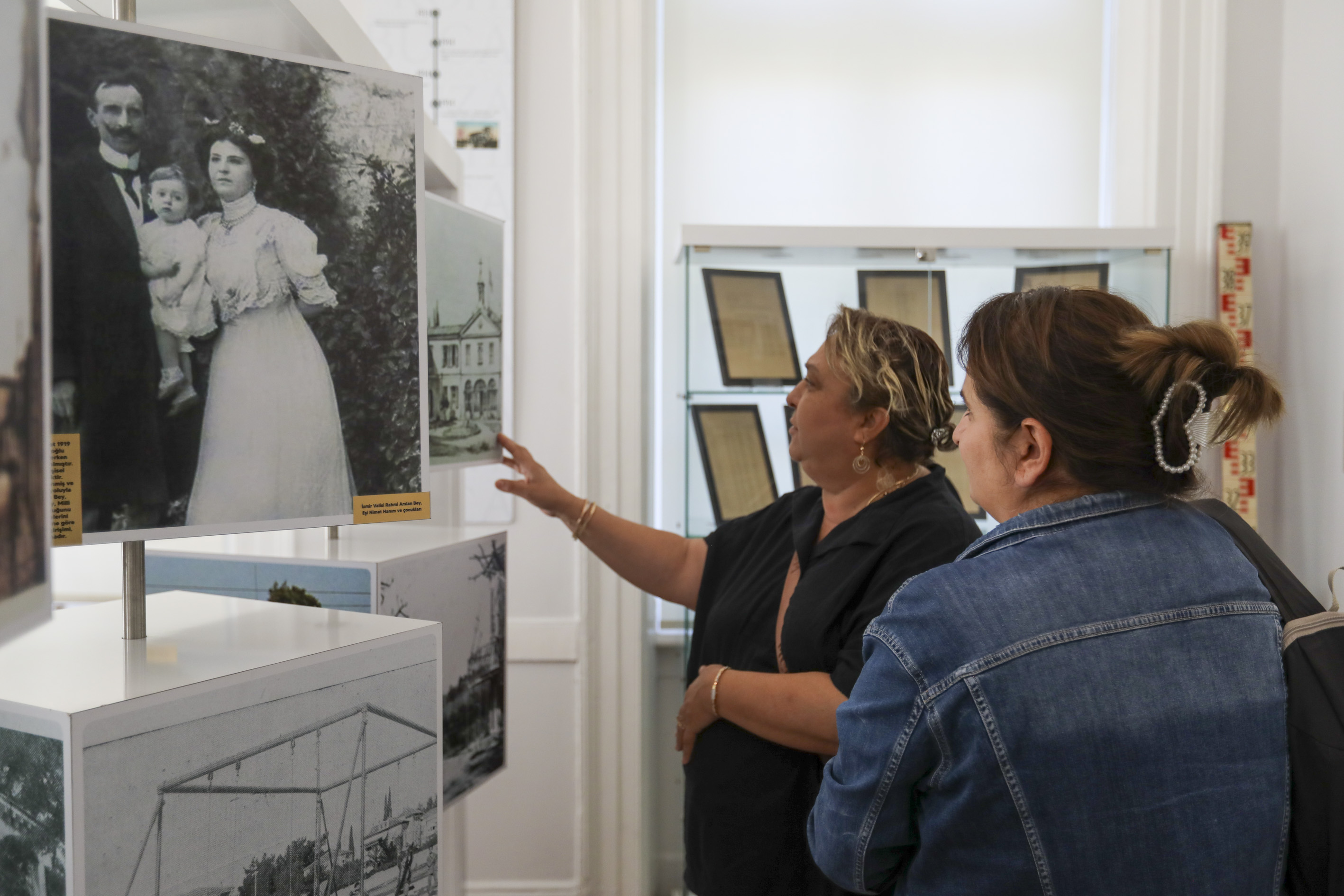 Buca Kent Belleği Sergisi Özel Misafirlerini Ağırladı (3)