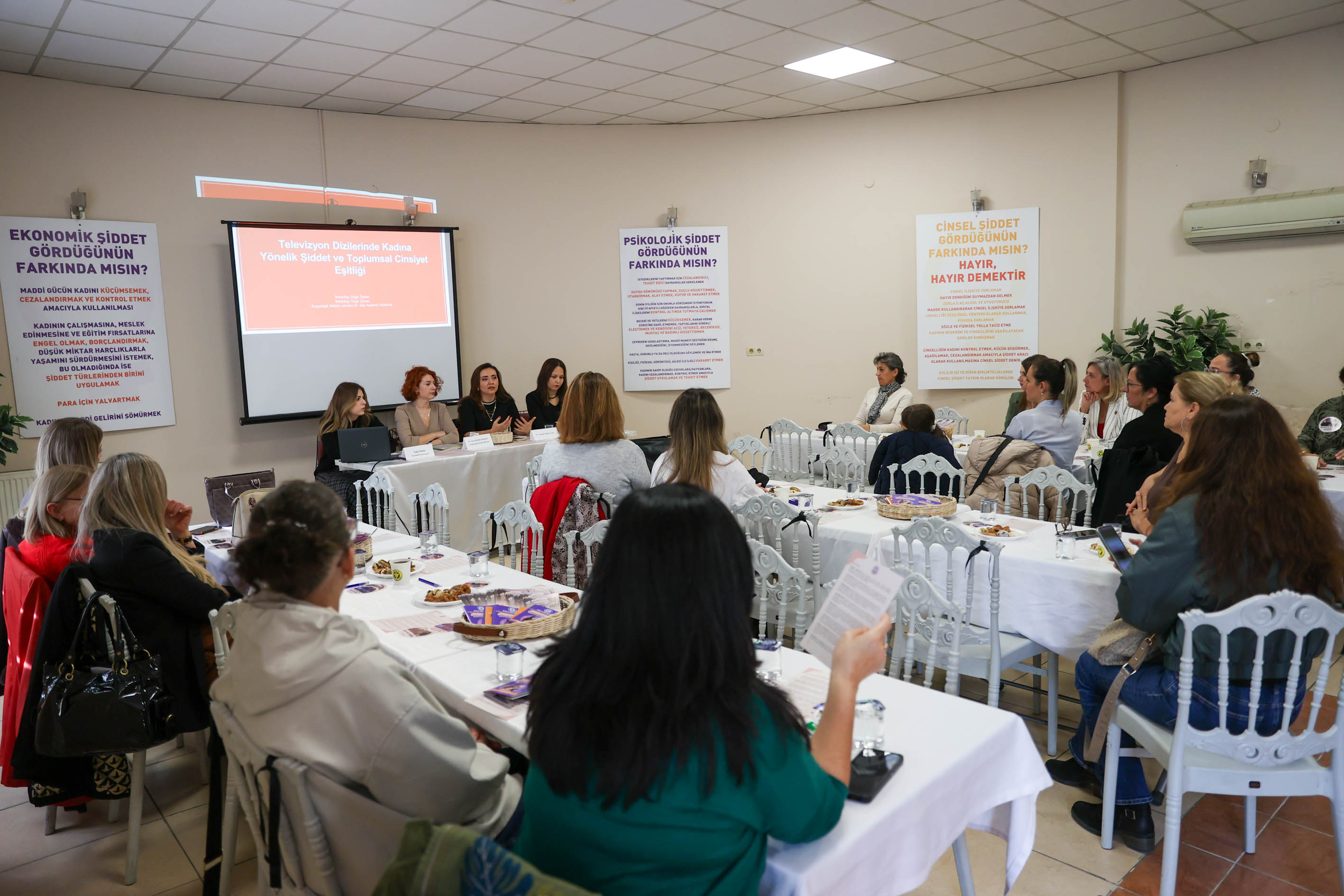 Buca’da ‘Aşk Bu Değil’ Atölyesi (1)