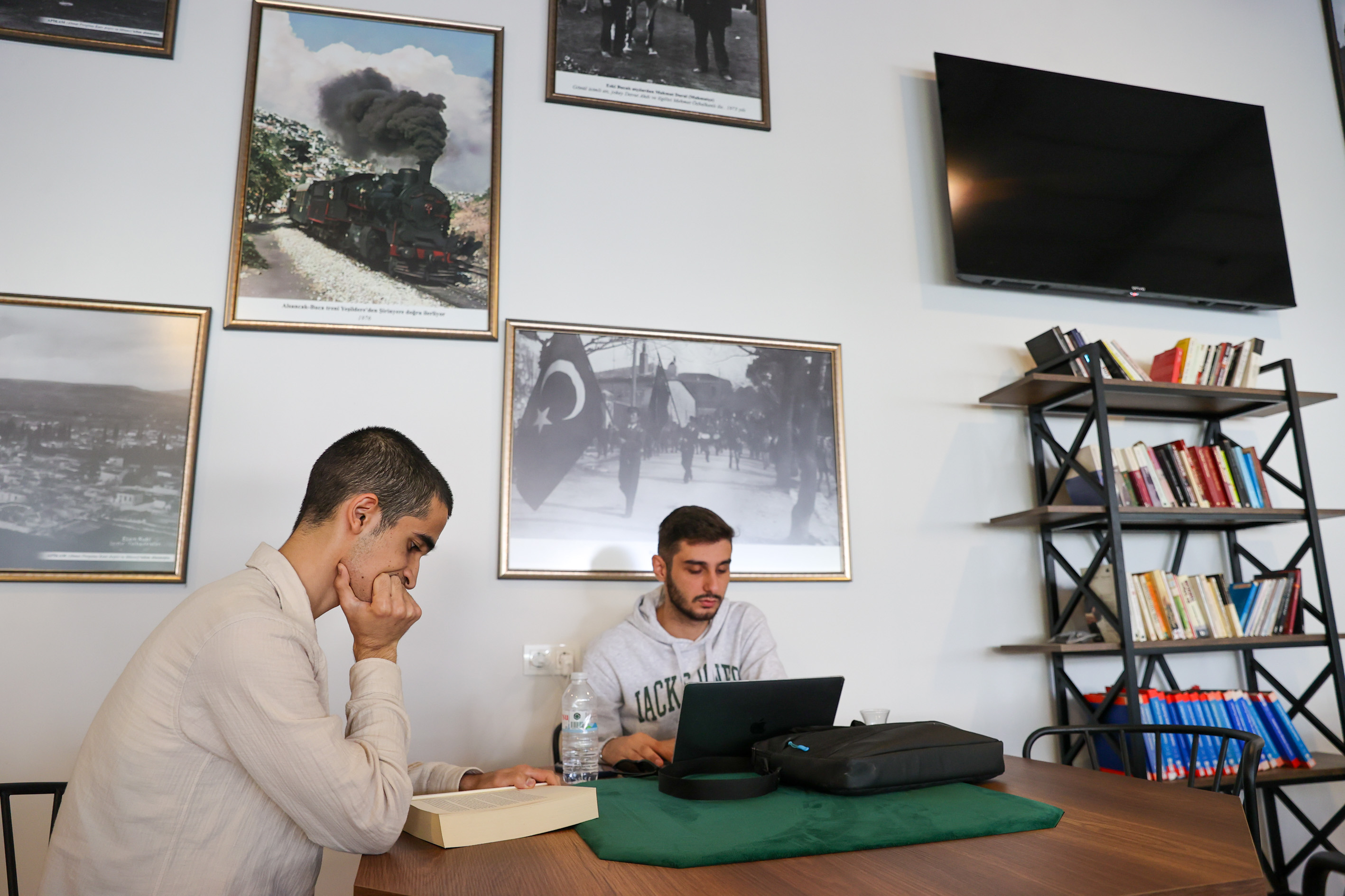 Buca’da Herkesin Hasretle Beklediği Mekân Yenilendi! (2)